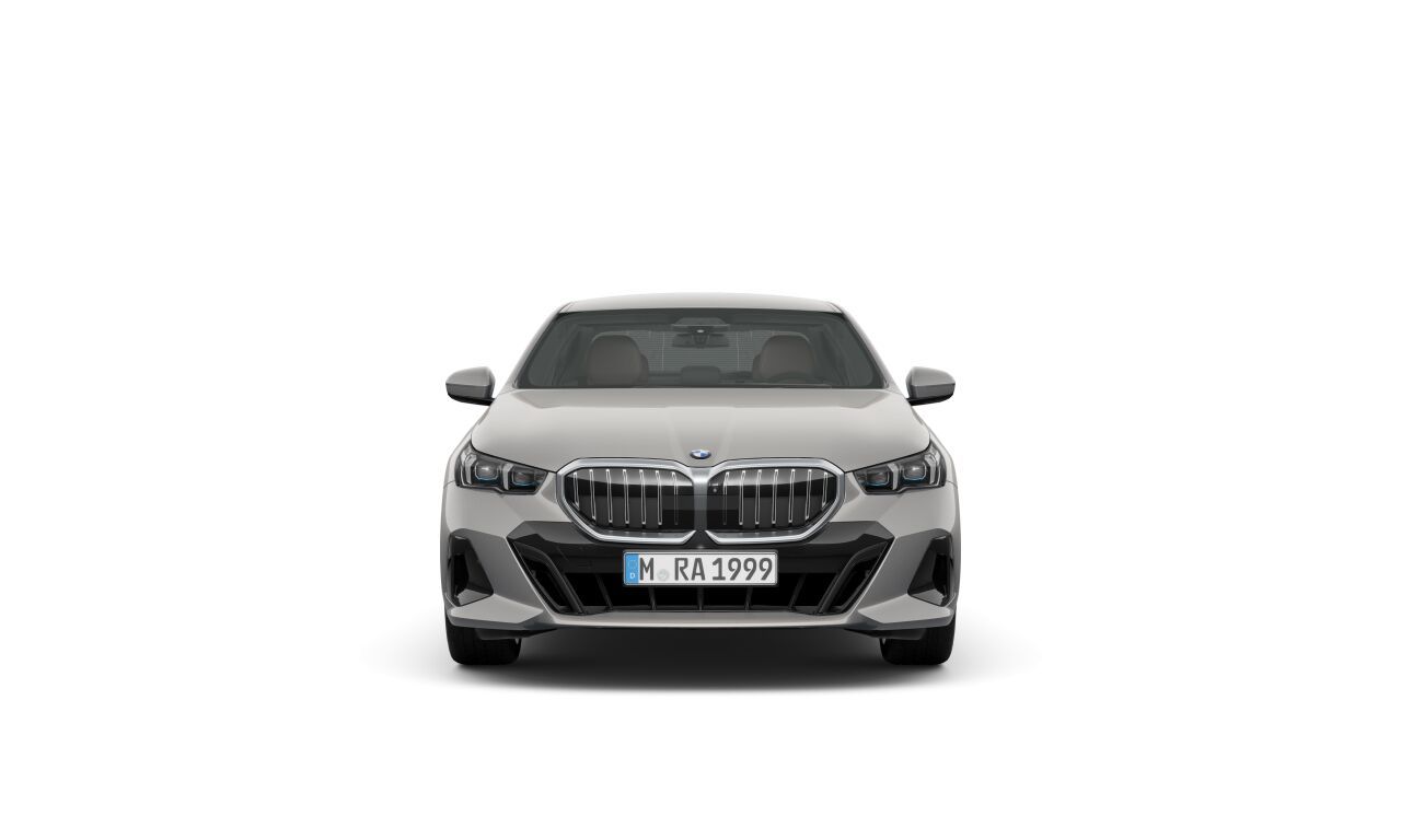BMW 530i xDrive Sedan фото 2