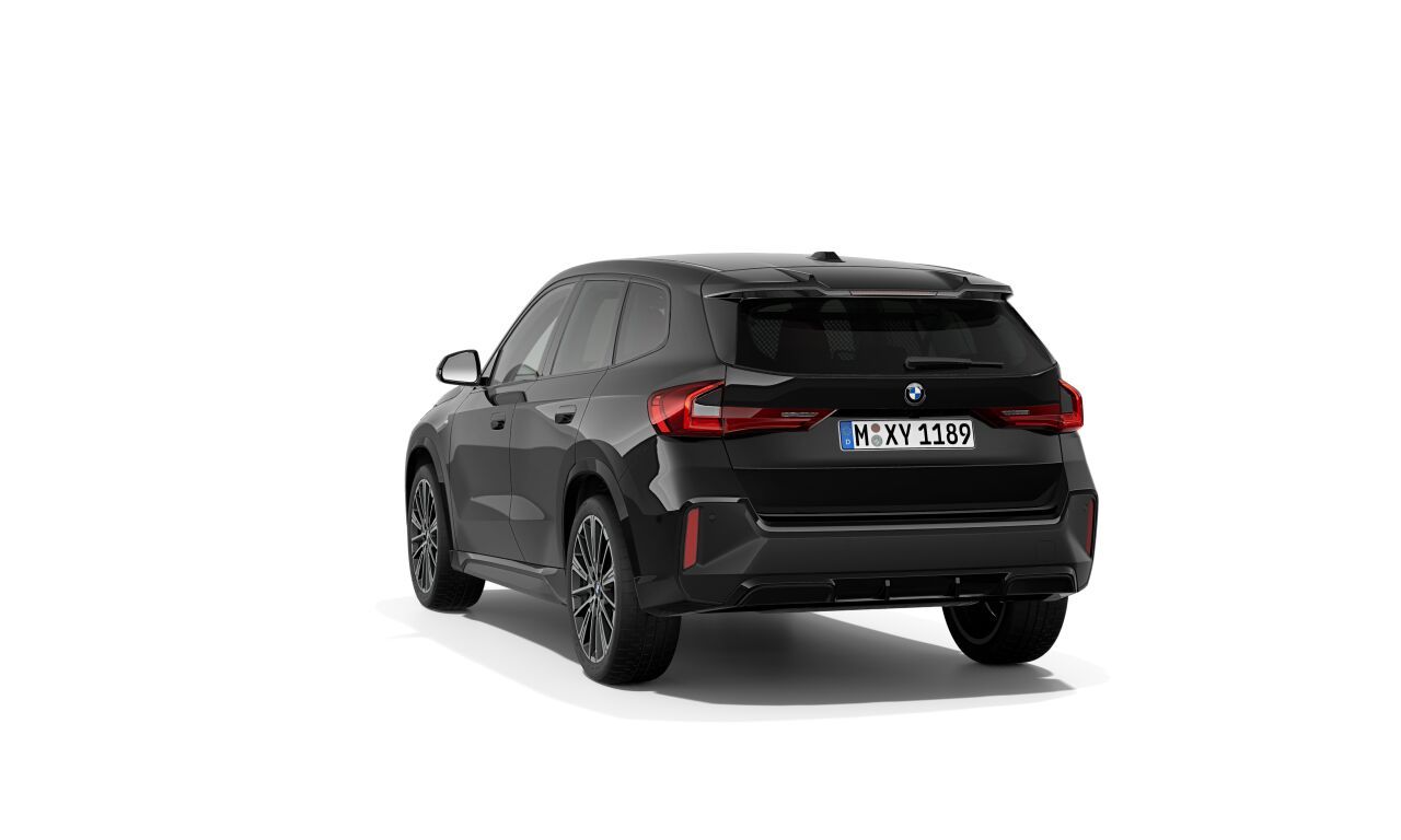 BMW X1 sDrive18i SAV Черный Сапфир металлик фото 4