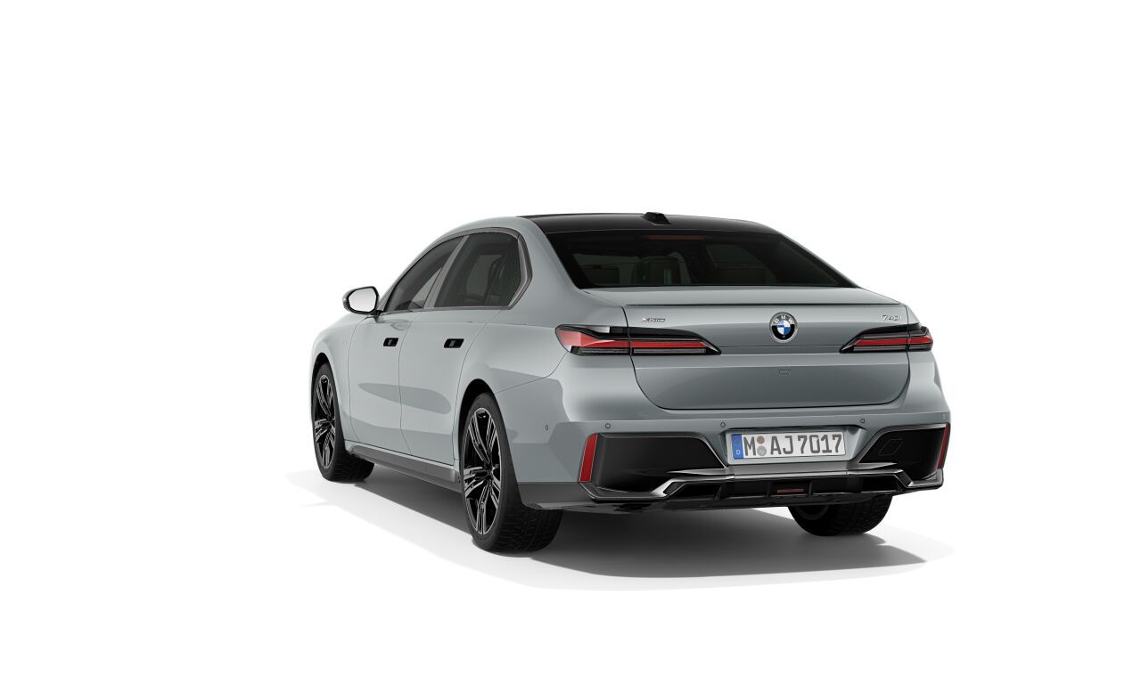 BMW 740i xDrive Sedan M Серый Бруклин металлик фото 4