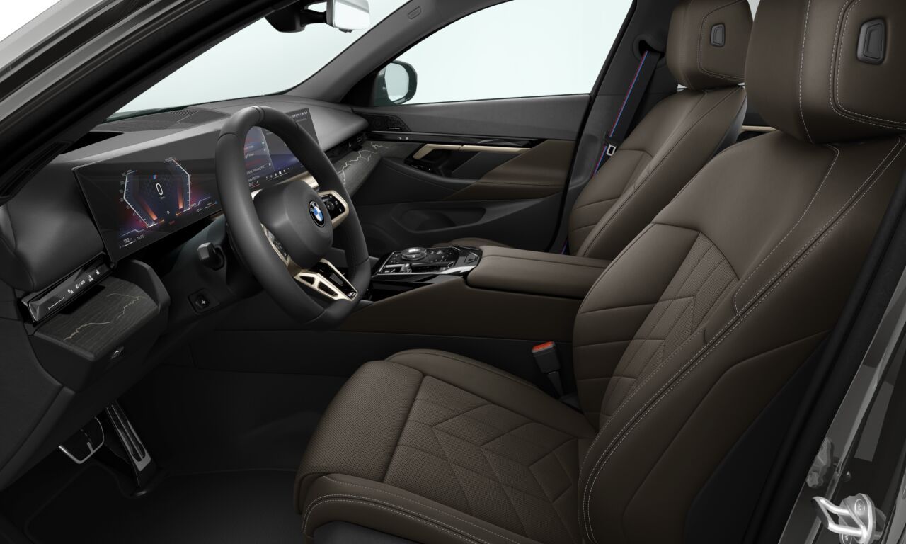 BMW 540d xDrive Sedan Серый софисто с бриллиантовым эффектом фото 1