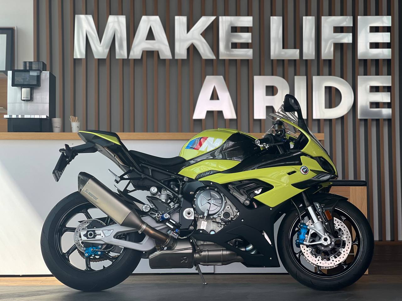 BMW MOTORRAD M 1000 RR фото 1