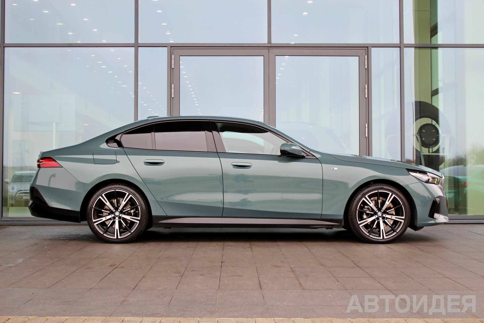 BMW 520d xDrive Sedan фото 3