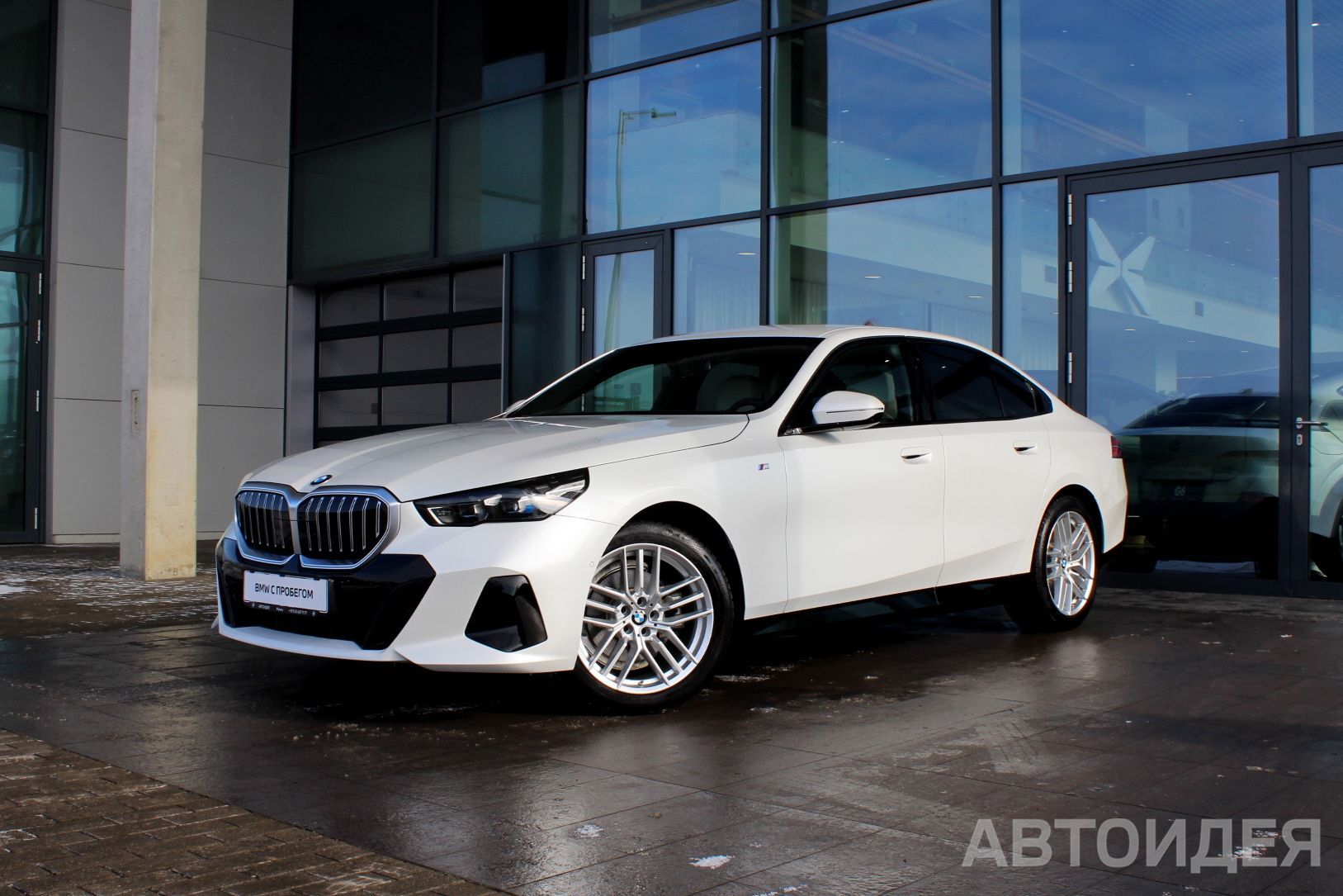BMW 520d xDrive Sedan Белый Минерал металлик