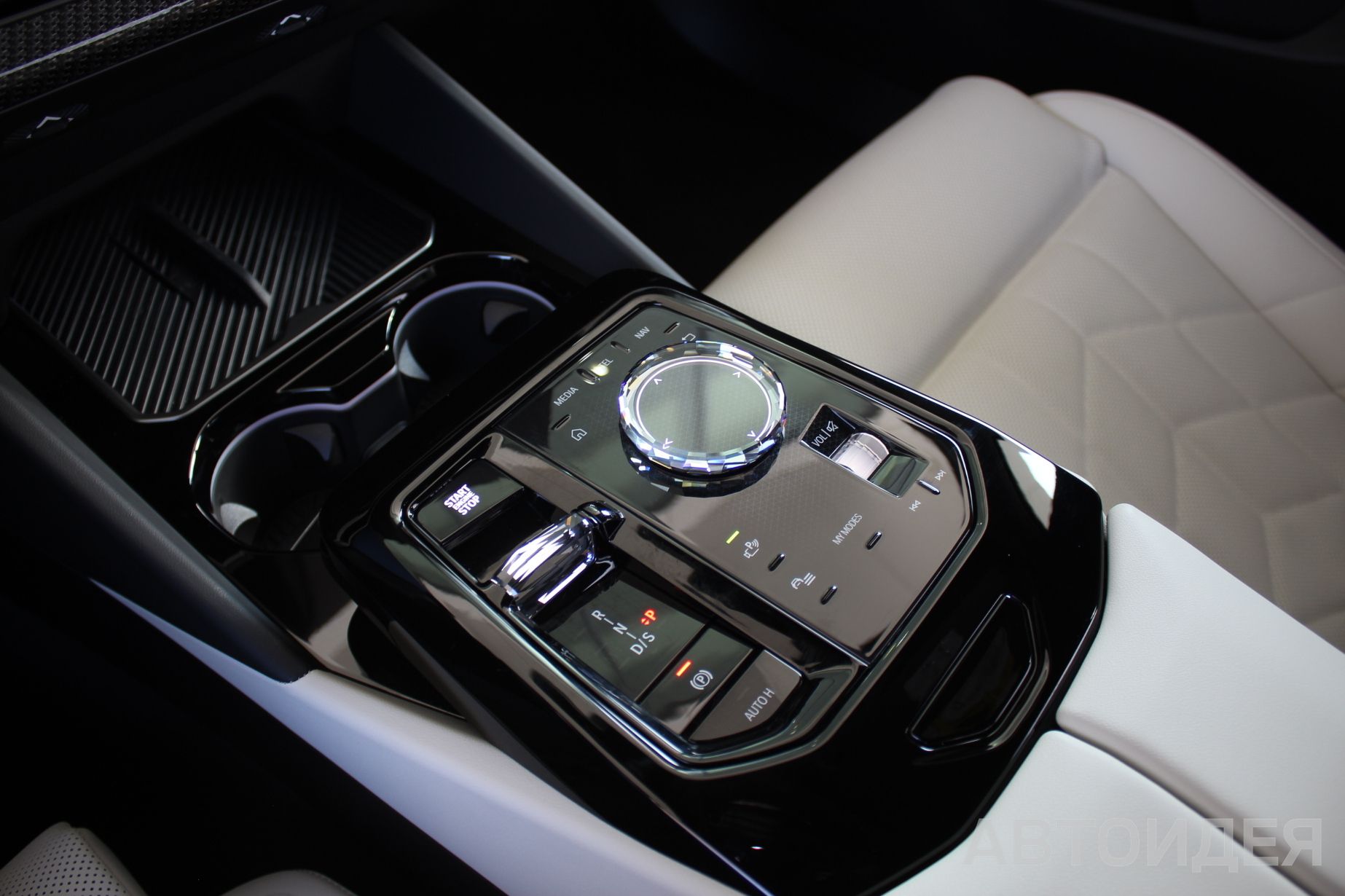 BMW 520d xDrive Sedan Белый Минерал металлик фото 19