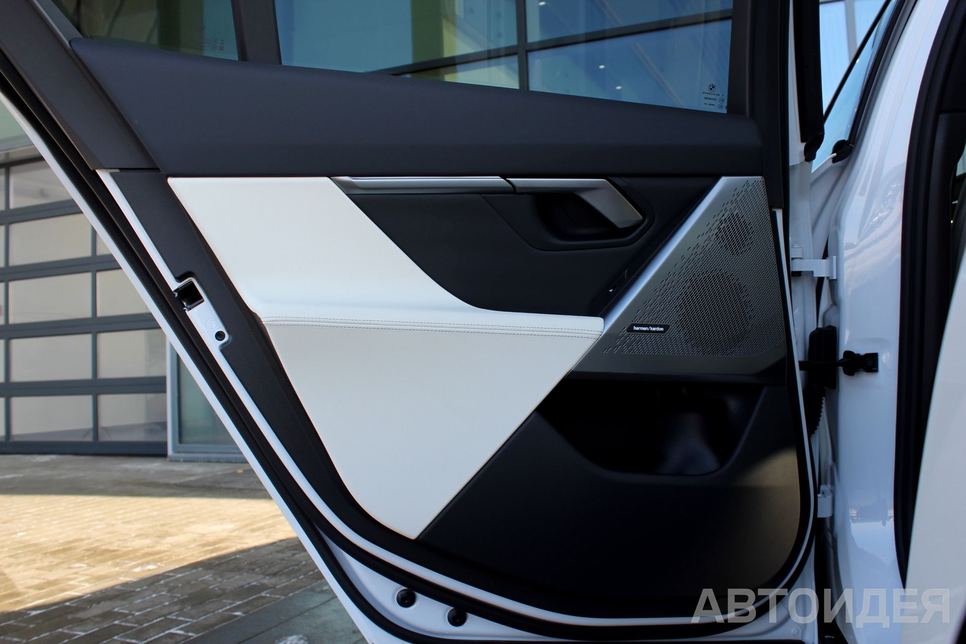 BMW 520d xDrive Sedan Белый Минерал металлик фото 24