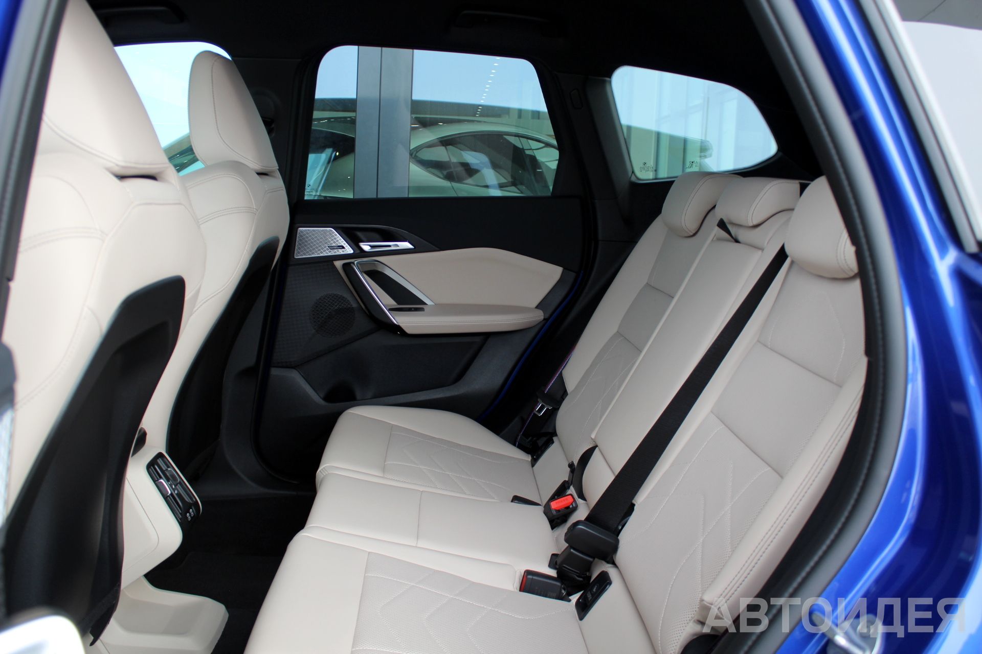 BMW X1 sDrive18i SAV Синий Портимао металлик фото 24