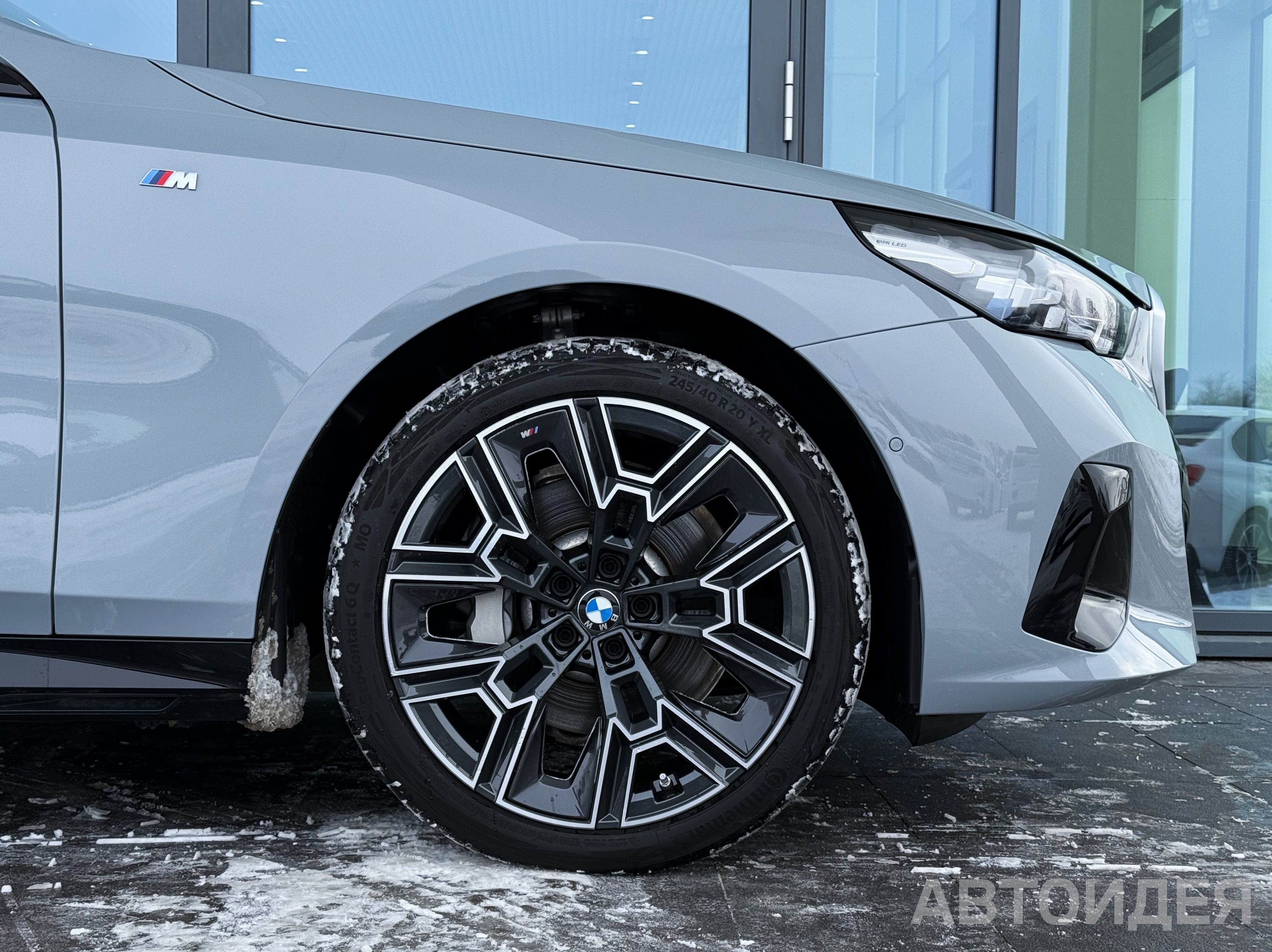 BMW 530i xDrive Sedan фото 28