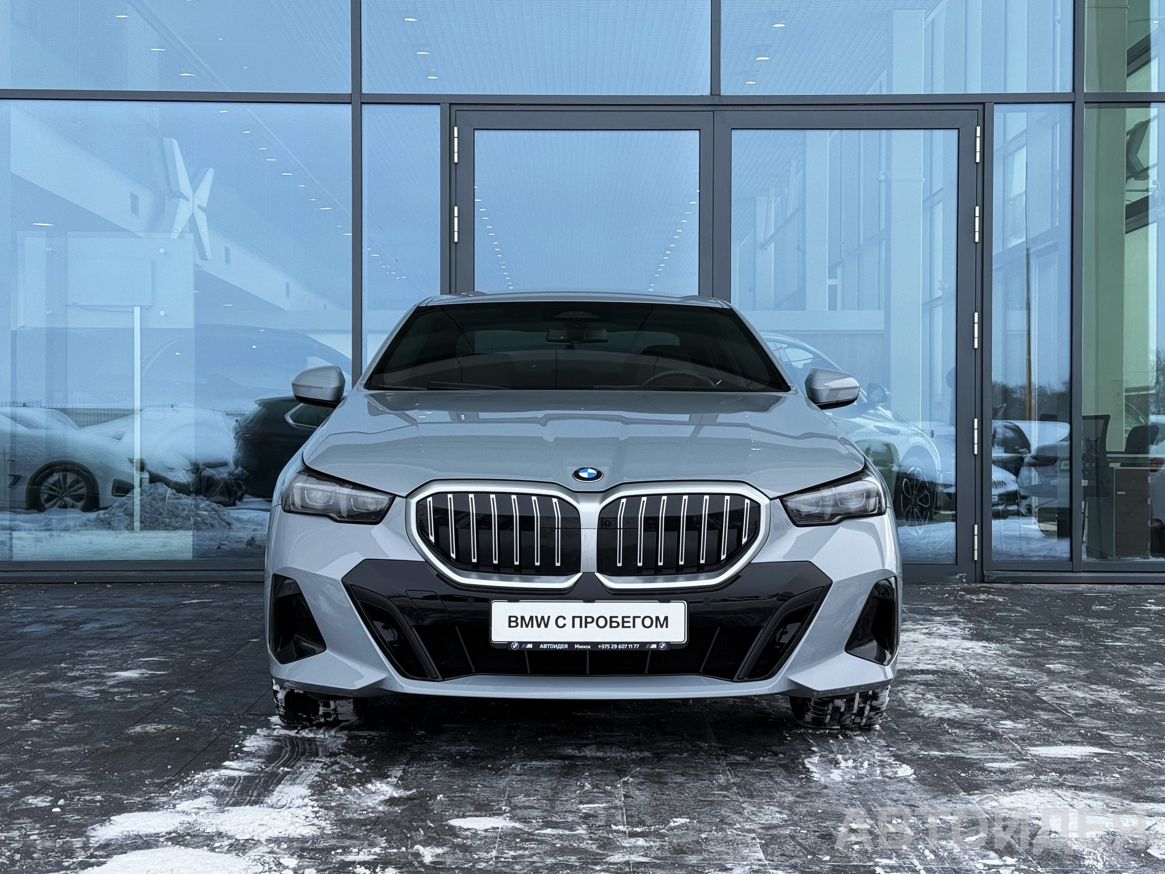 BMW 530i xDrive Sedan фото 1
