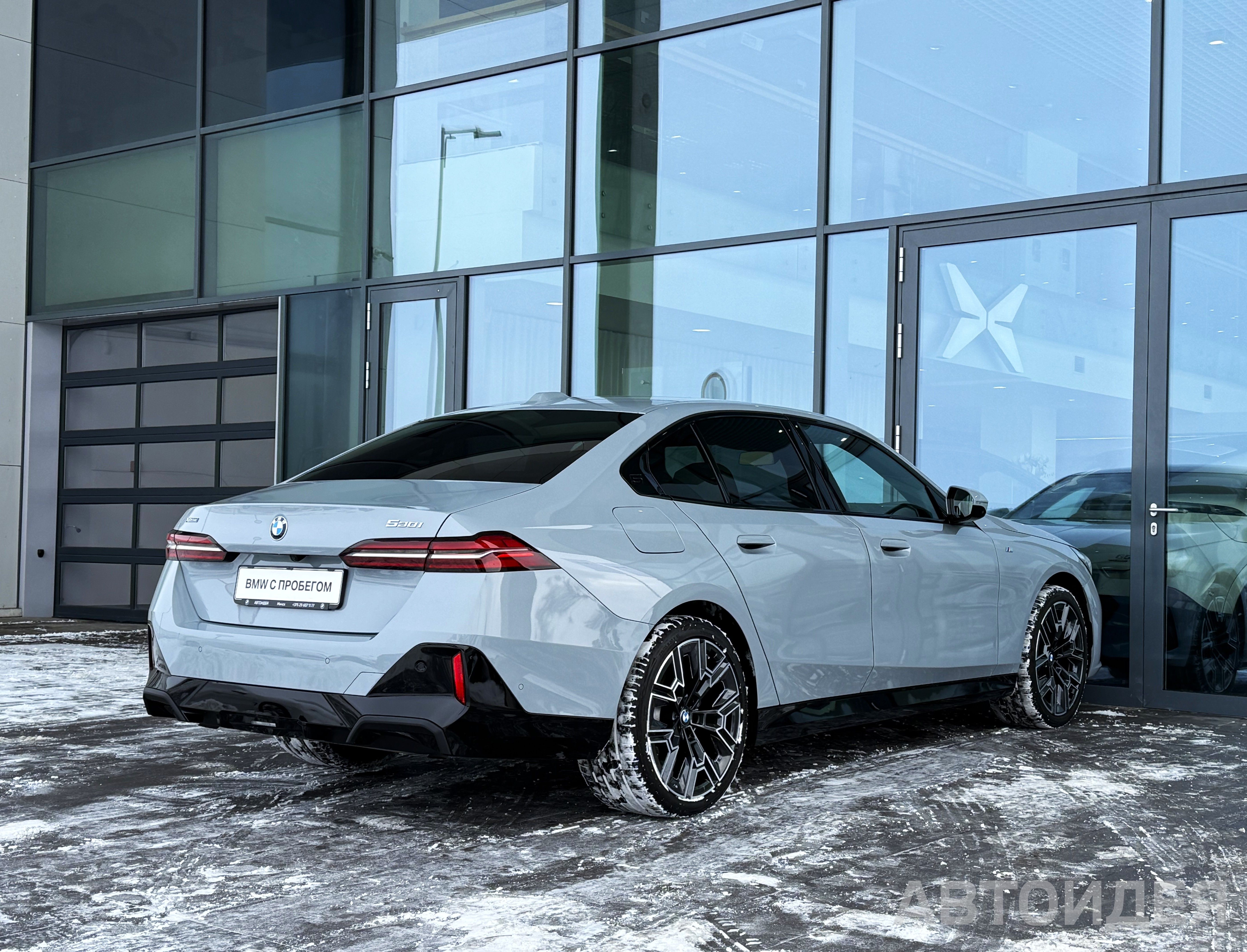 BMW 530i xDrive Sedan фото 3