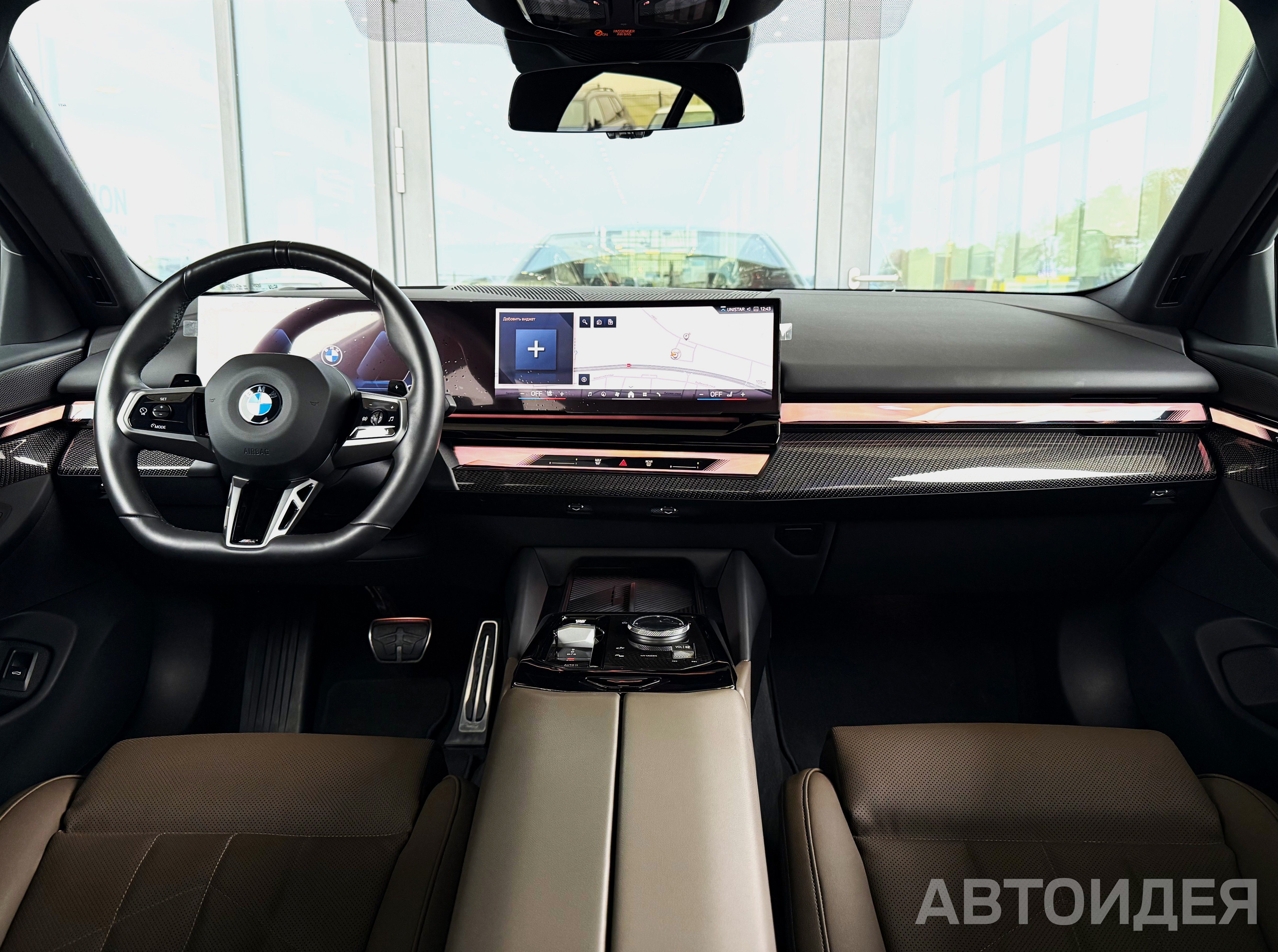 BMW 530i xDrive Sedan M Серый Бруклин металлик фото 6