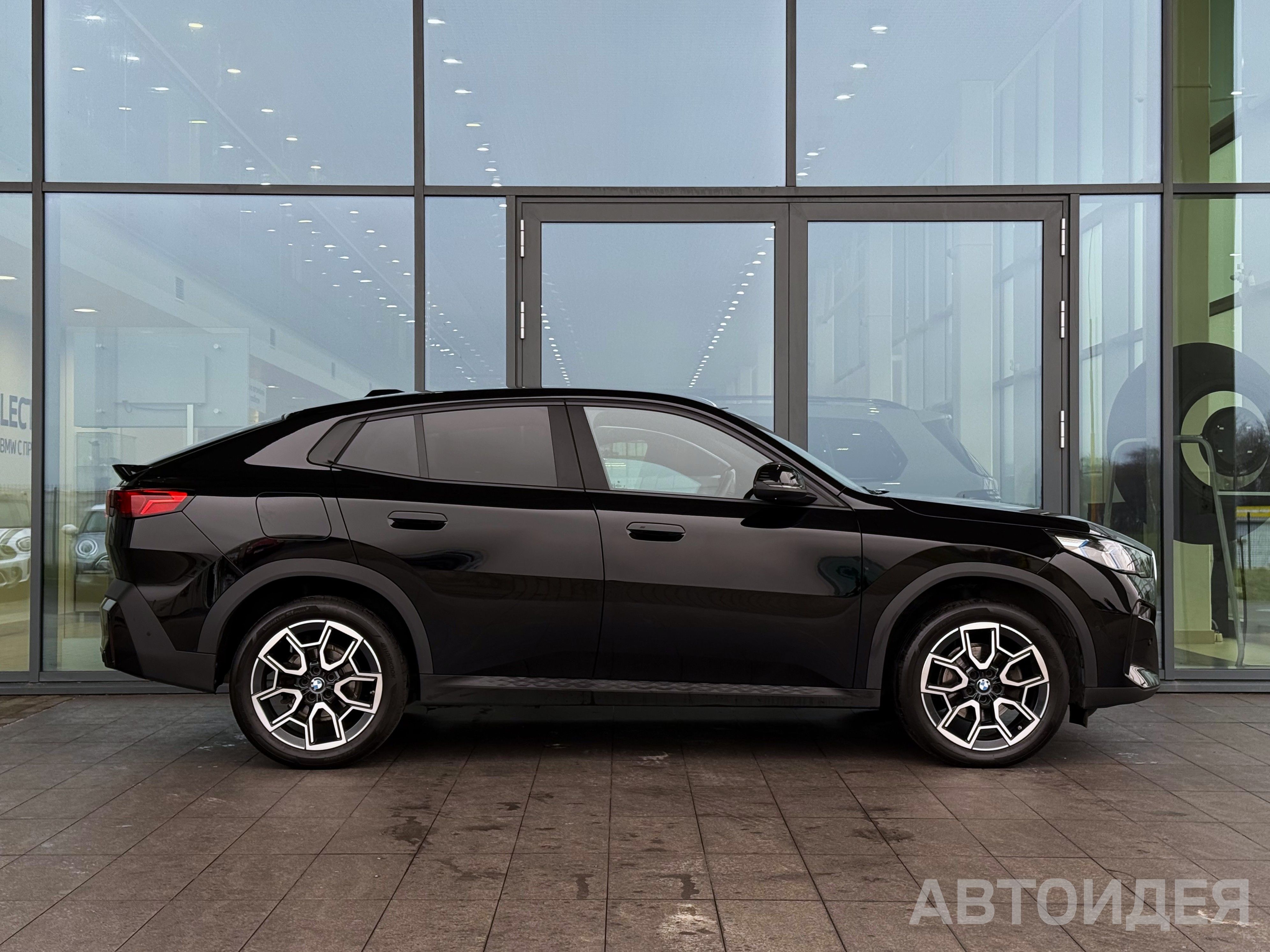 BMW X2 sDrive18i фото 2