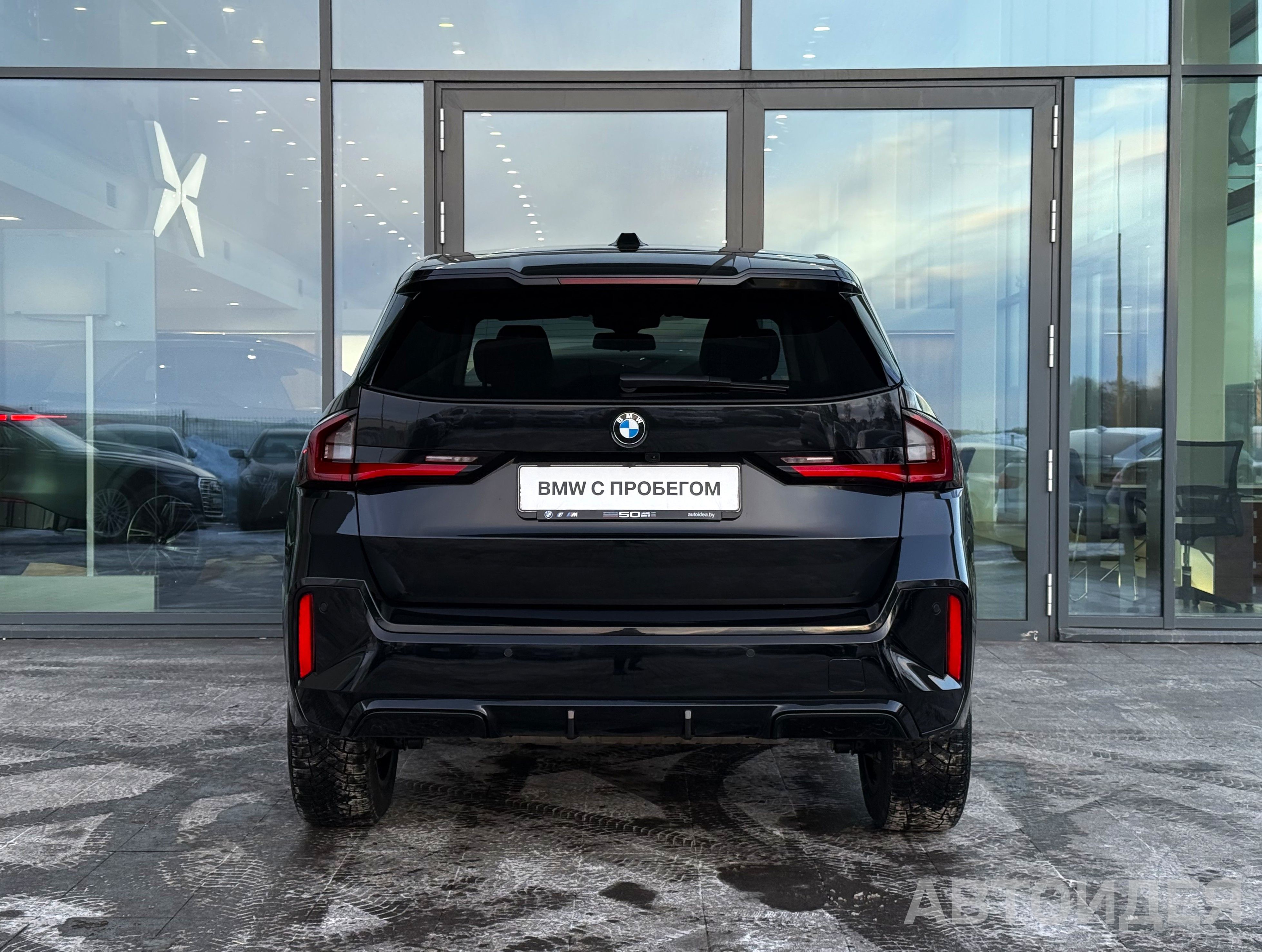 BMW X1 sDrive18i SAV Черный Сапфир металлик фото 4