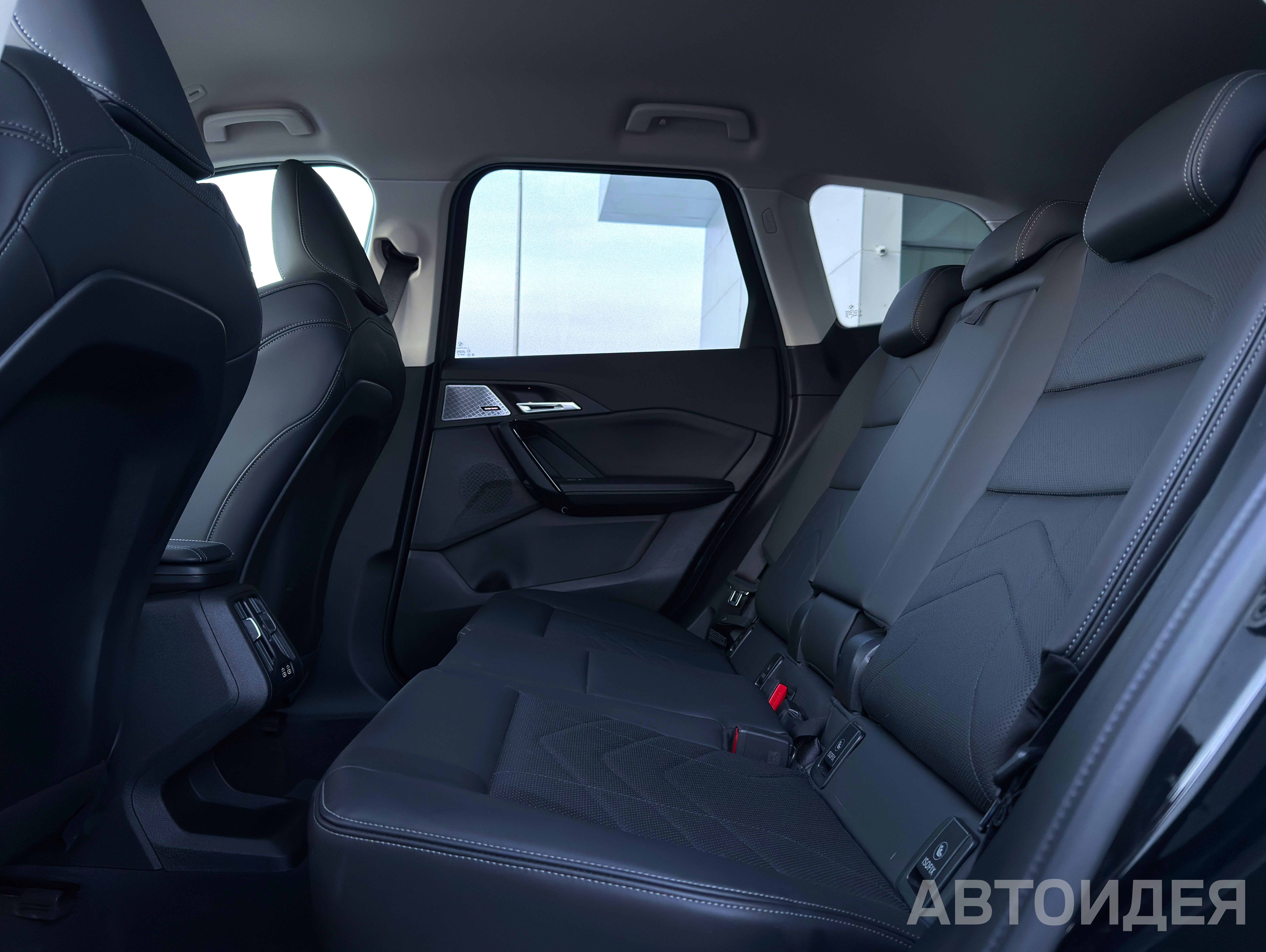 BMW X1 sDrive18i SAV Черный Сапфир металлик фото 15