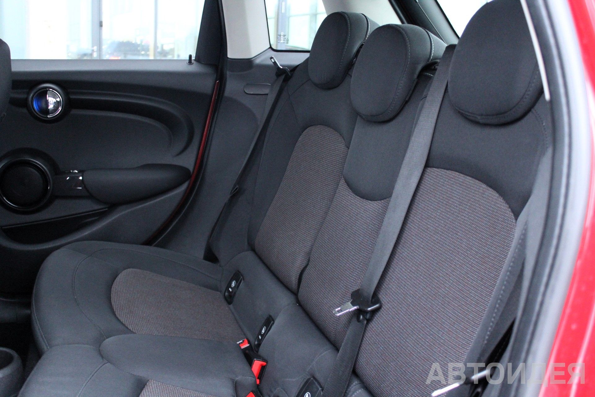 MINI Cooper 5 door фото 10