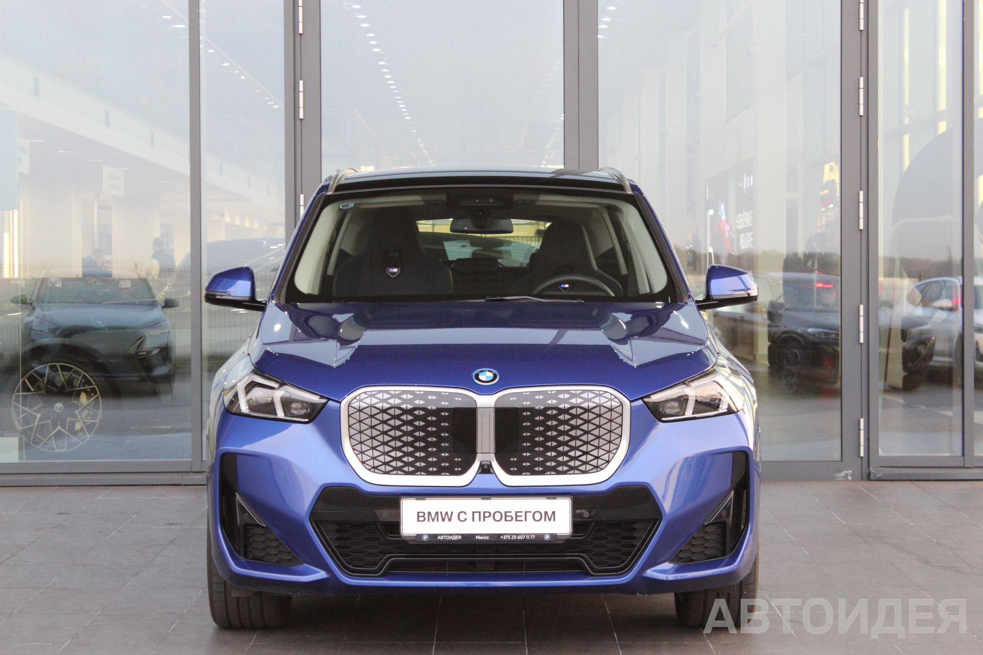 BMW i iX1 xDrive30L фото 1