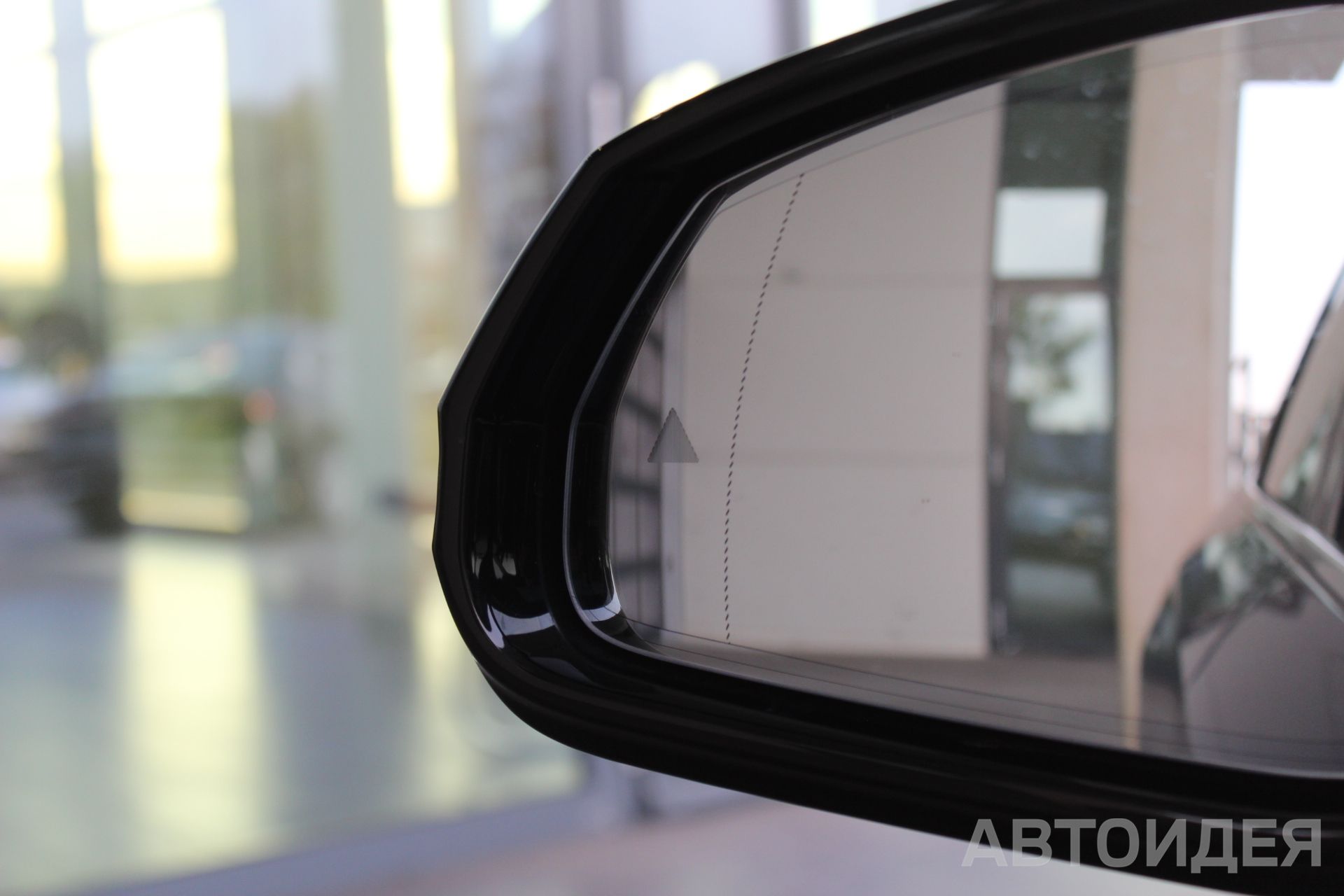 BMW i iX1 xDrive30L фото 13