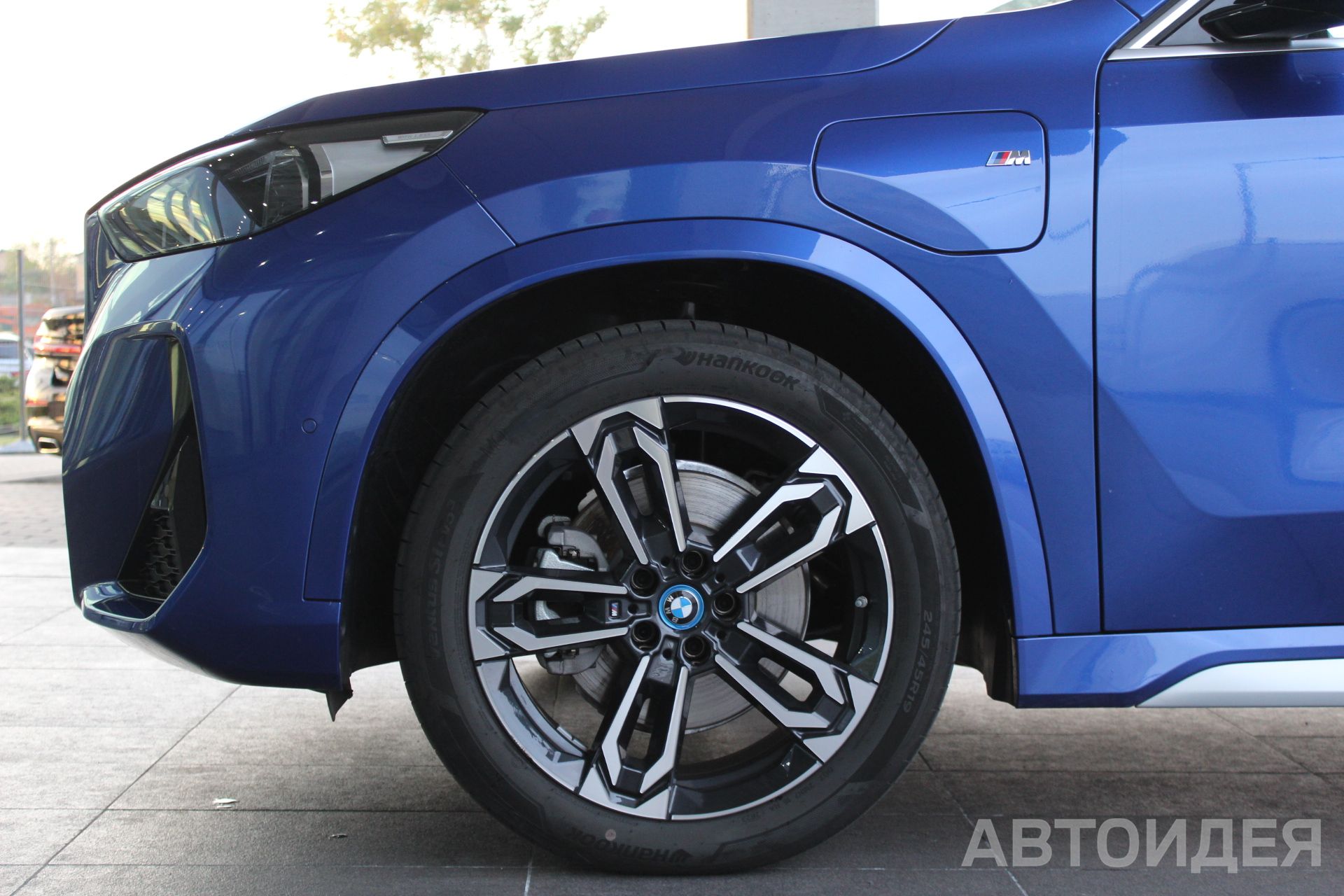 BMW i iX1 xDrive30L фото 25