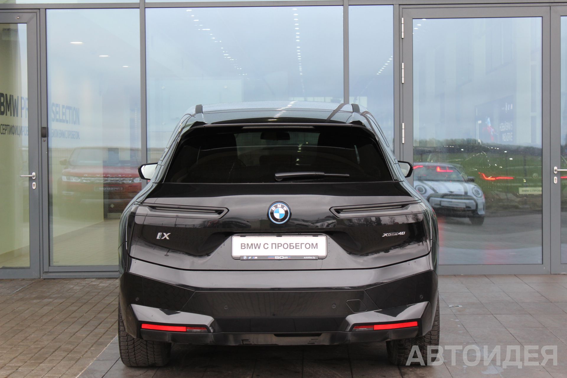 BMW i iX xDrive40 фото 4