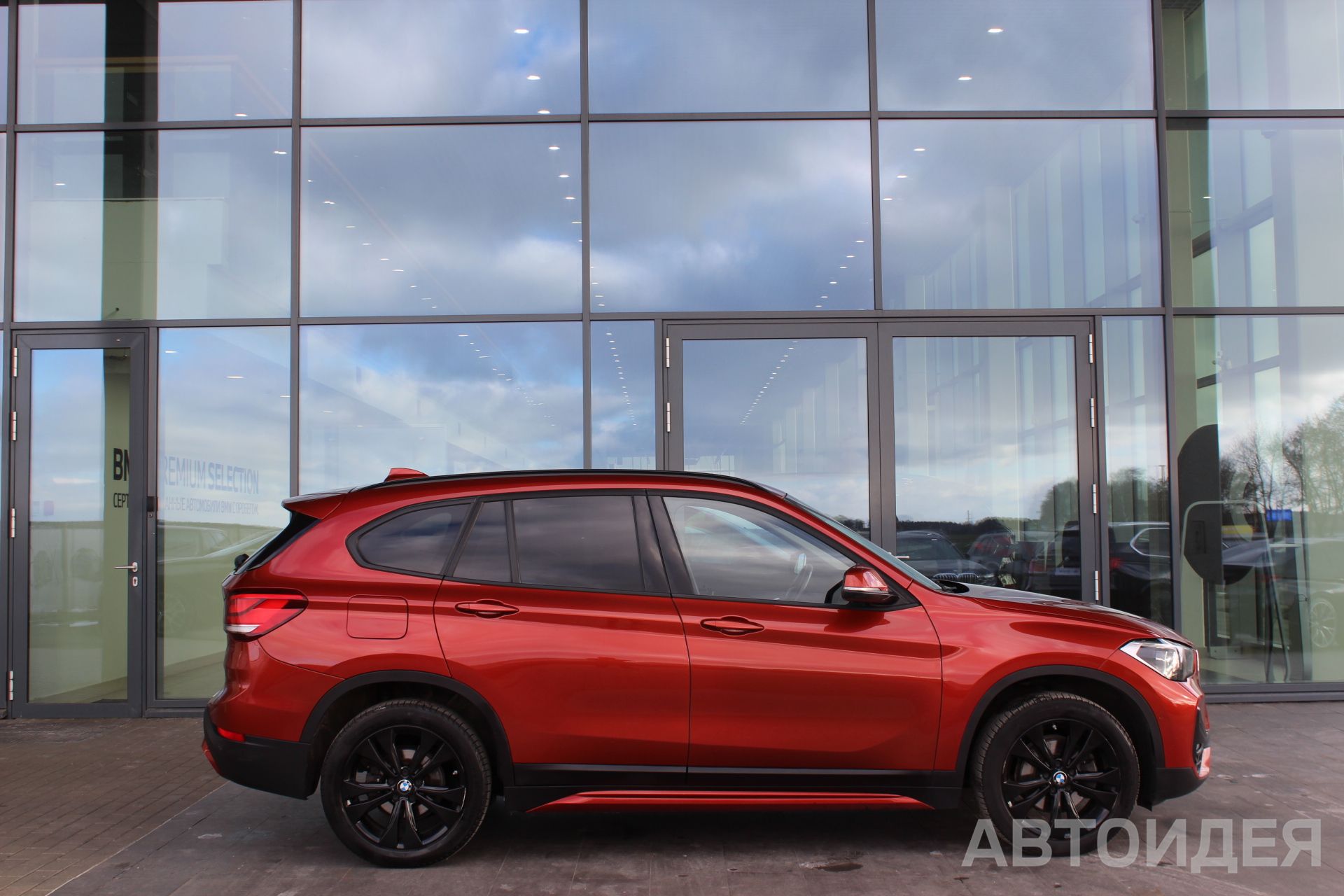 BMW X1 xDrive18d фото 2