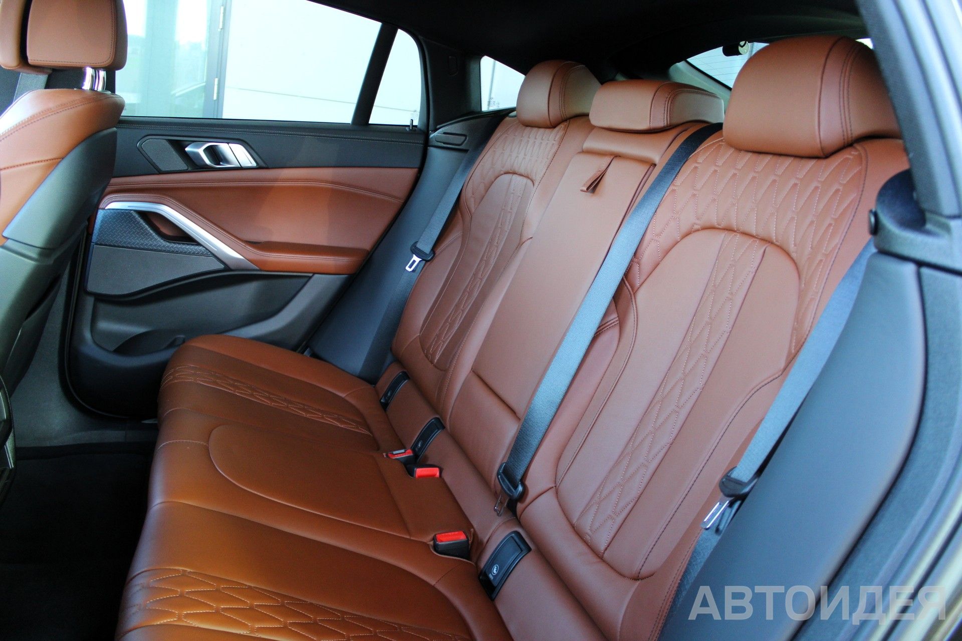 BMW X6 M50d фото 10