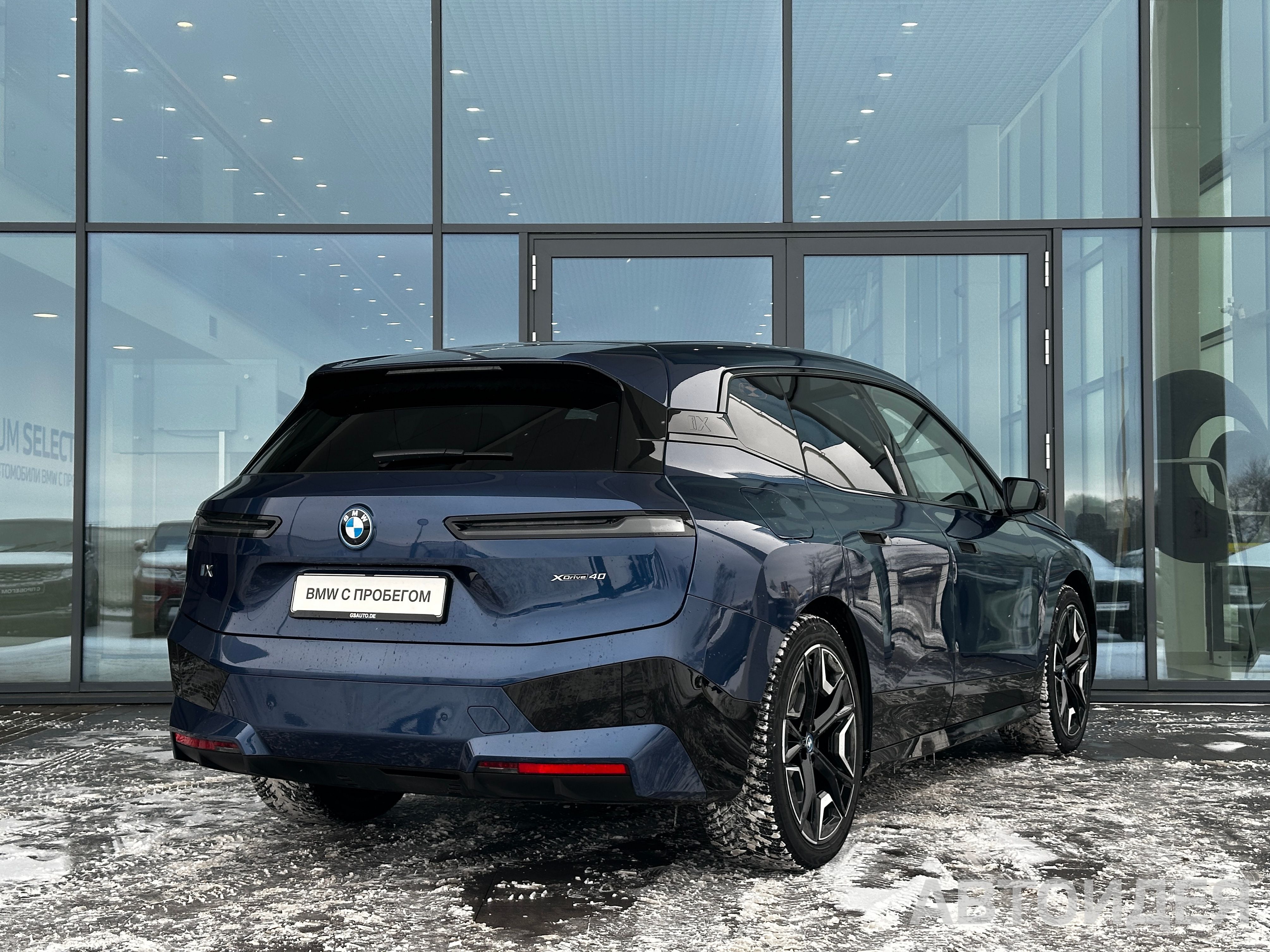 BMW i iX xDrive40 фото 4