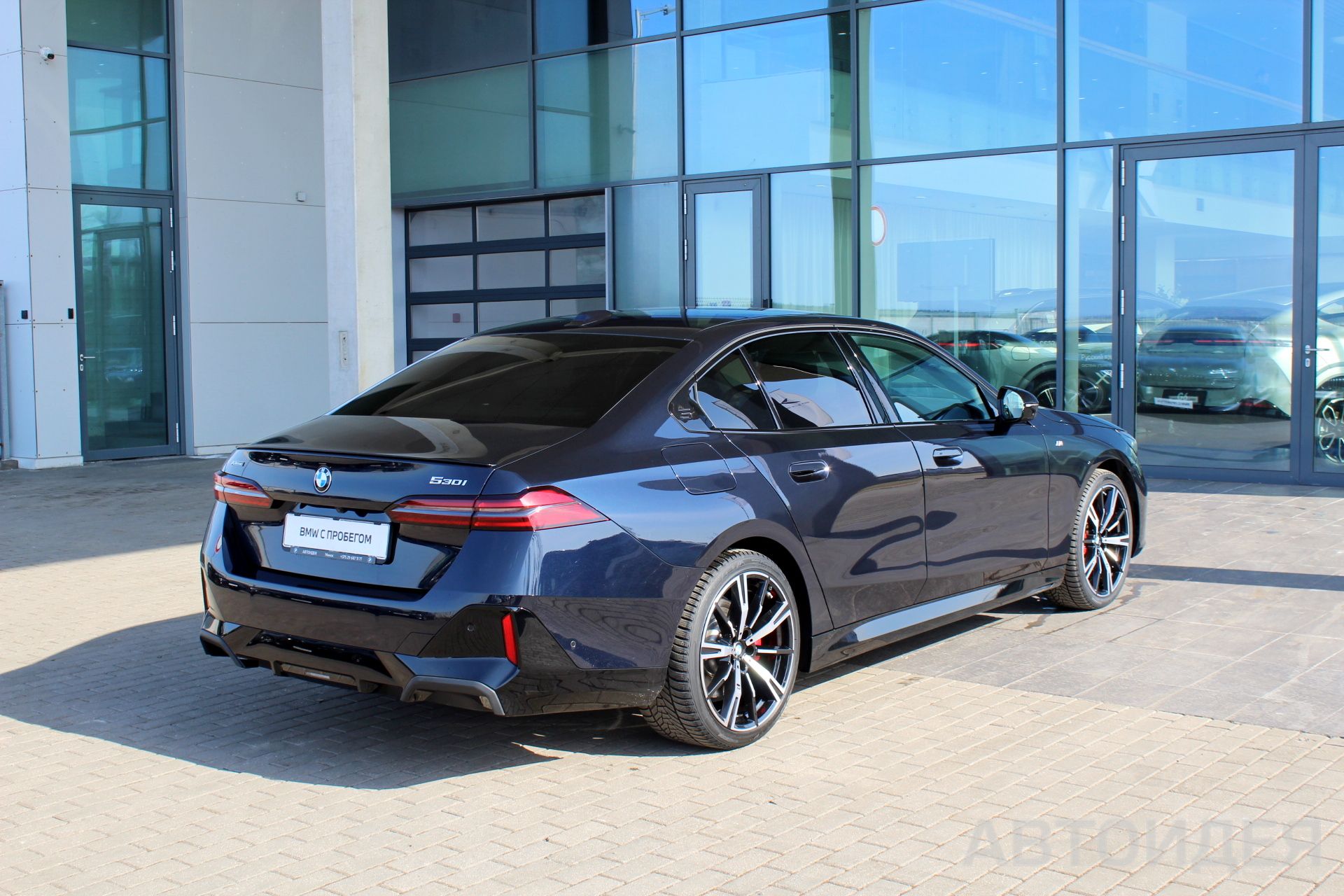 BMW 530i xDrive Sedan Черный Карбон металлик фото 1