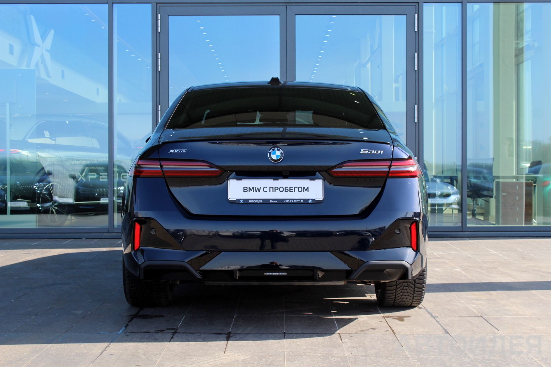 BMW 530i xDrive Sedan Черный Карбон металлик фото 5