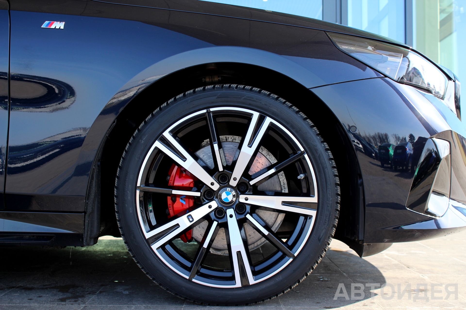 BMW 530i xDrive Sedan Черный Карбон металлик фото 6