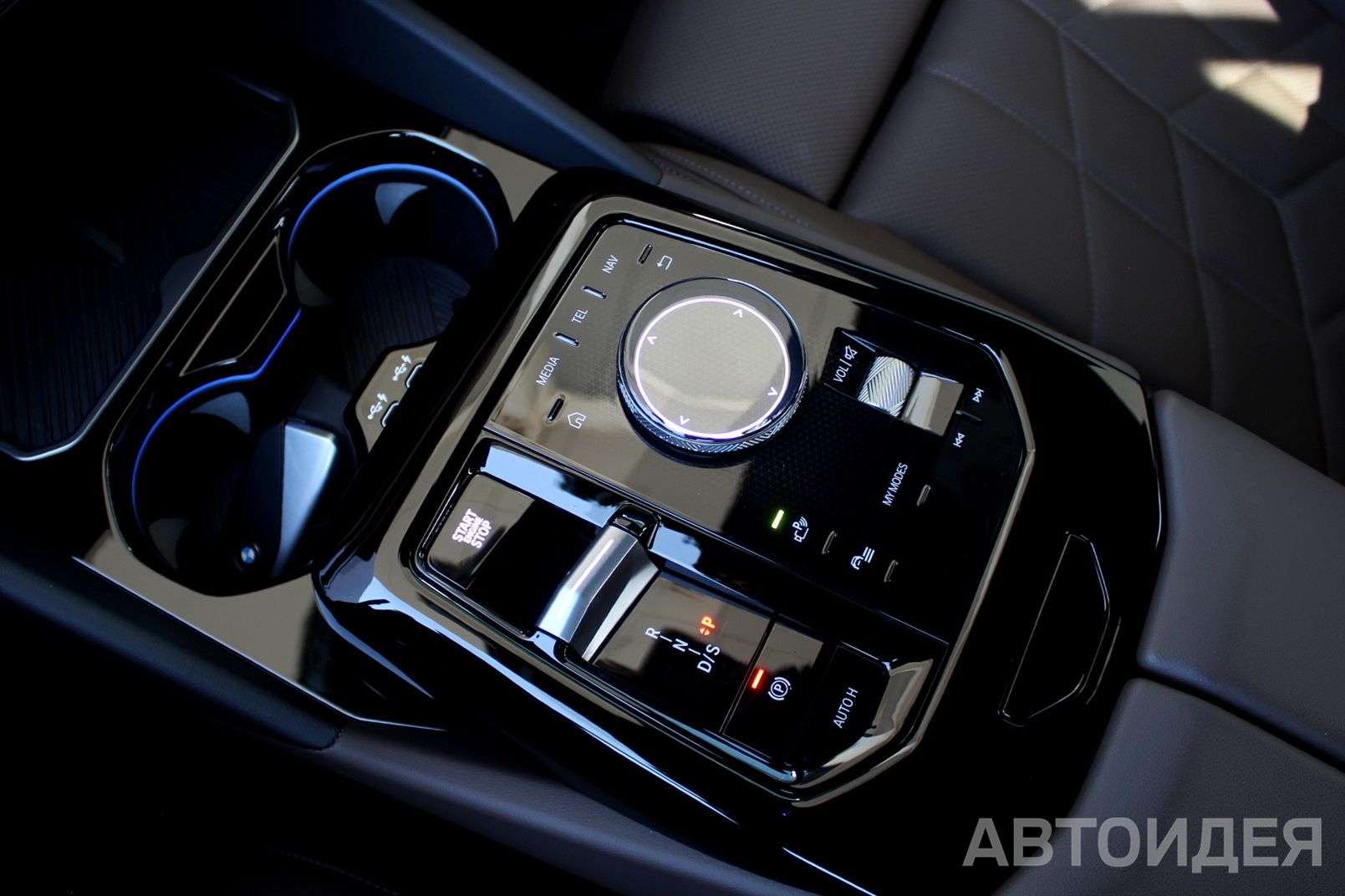BMW 530i xDrive Sedan Черный Карбон металлик фото 17