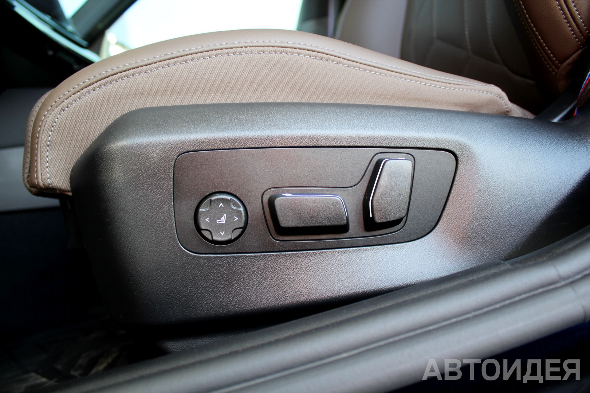 BMW 530i xDrive Sedan Черный Карбон металлик фото 21