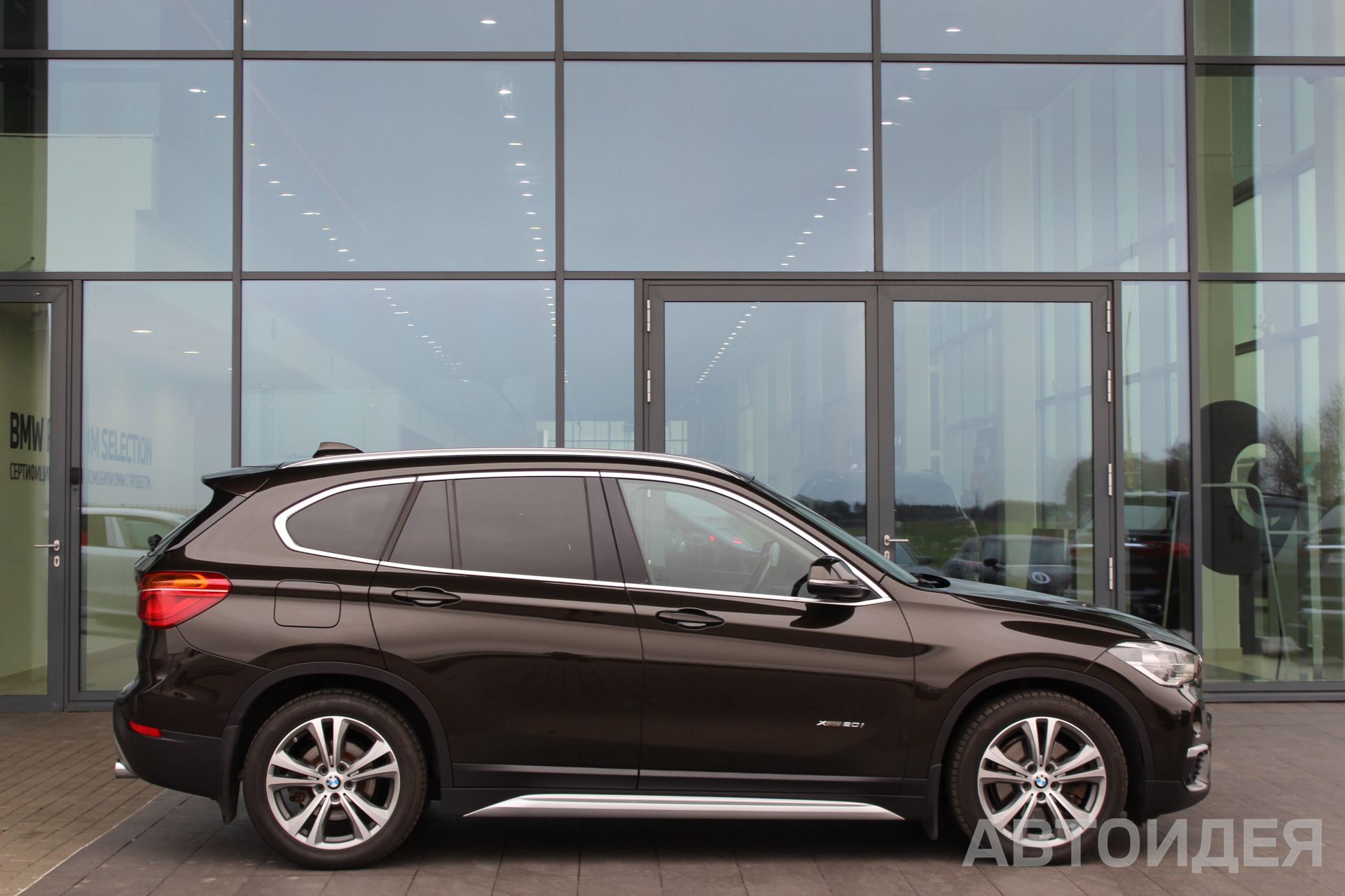 BMW X1 xDrive20i фото 2