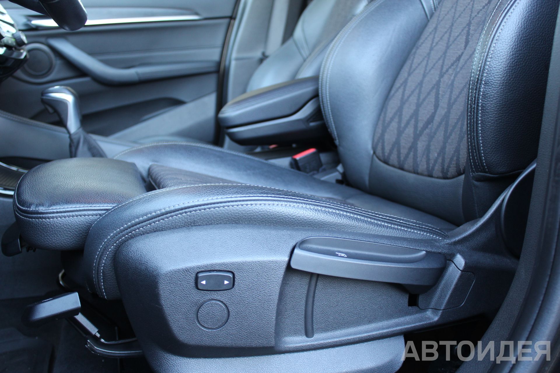 BMW X1 xDrive20i фото 9
