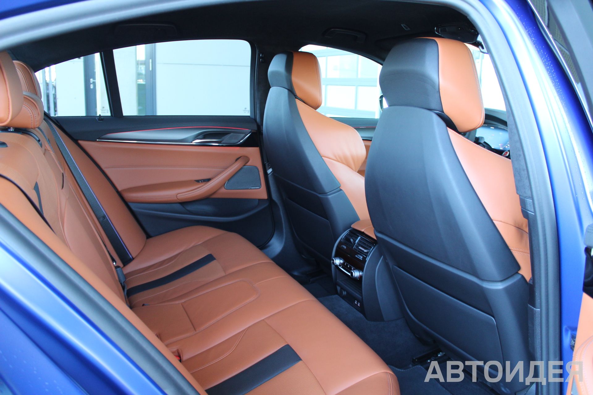 BMW M5 Sedan фото 12