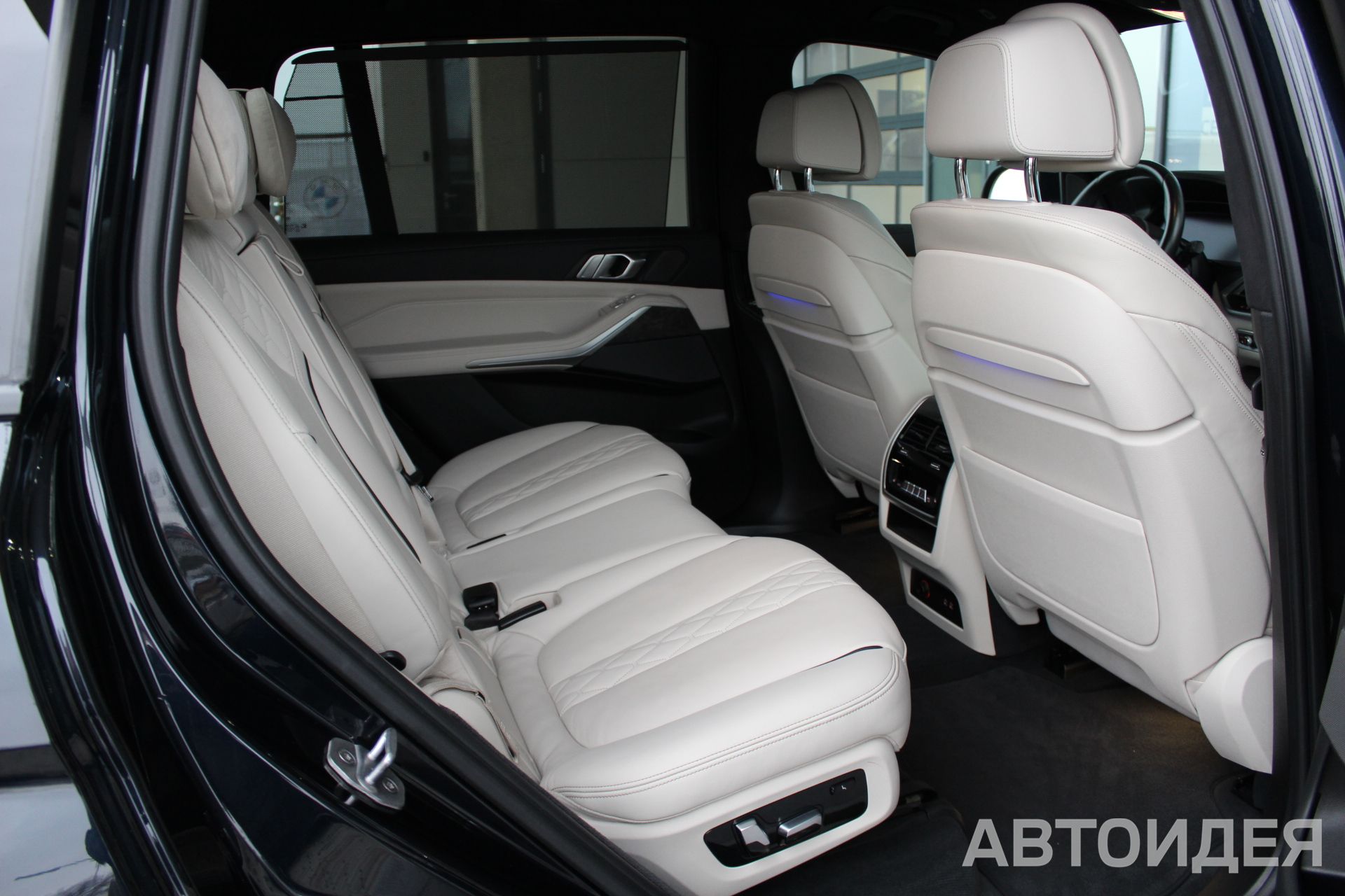BMW X7 xDrive40i фото 9