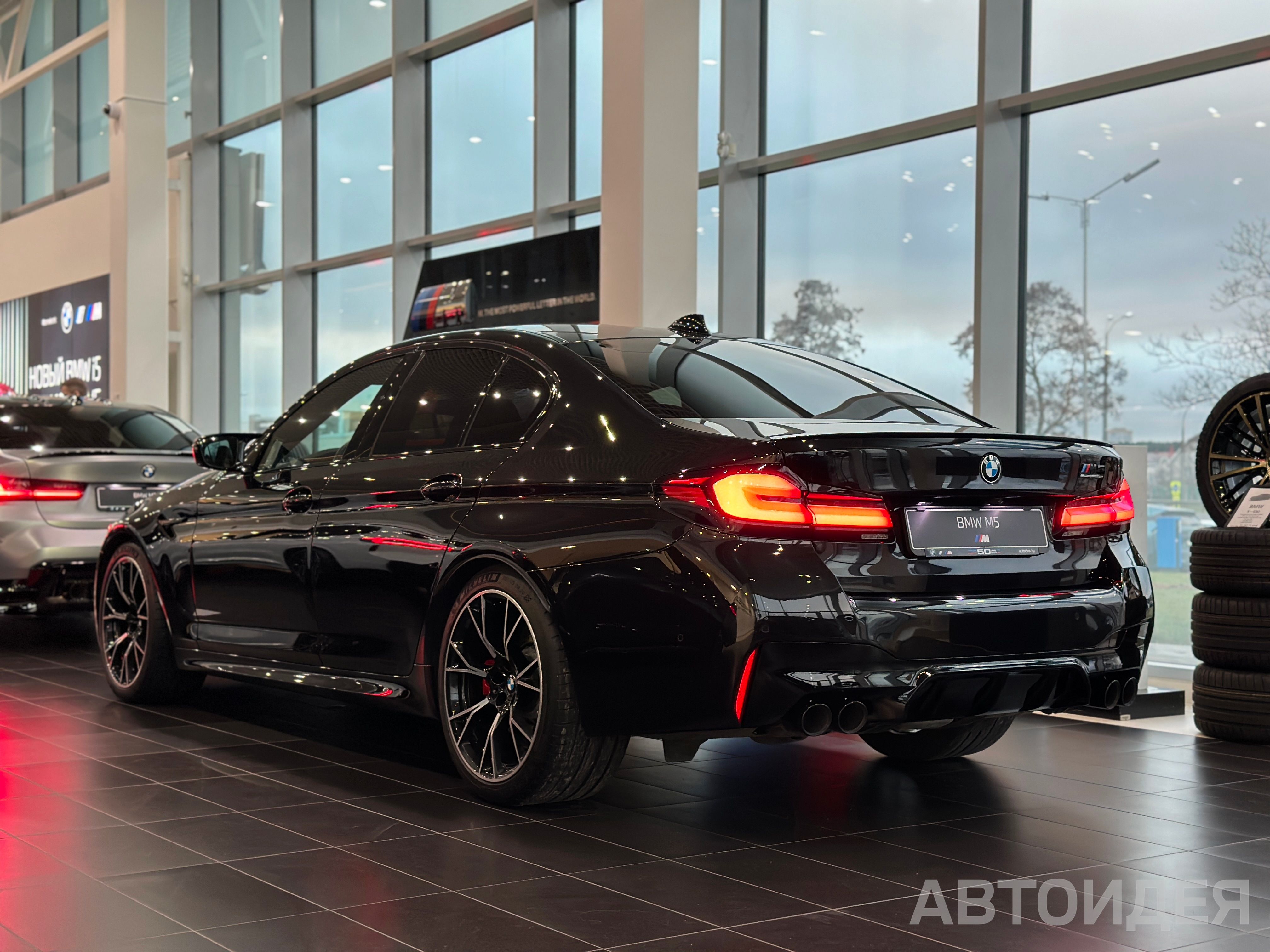 BMW M5 Sedan фото 1