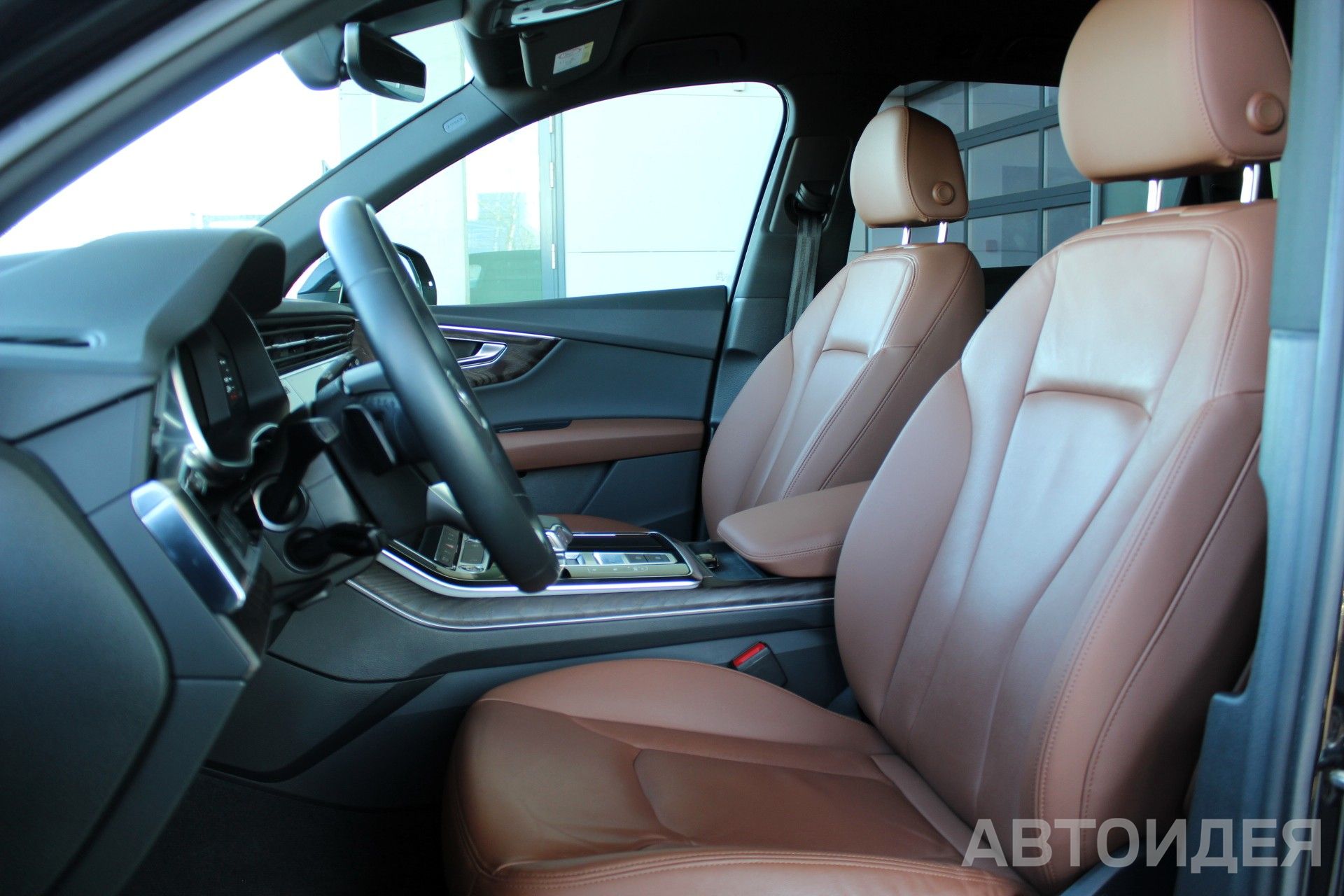 Audi Q7 фото 9