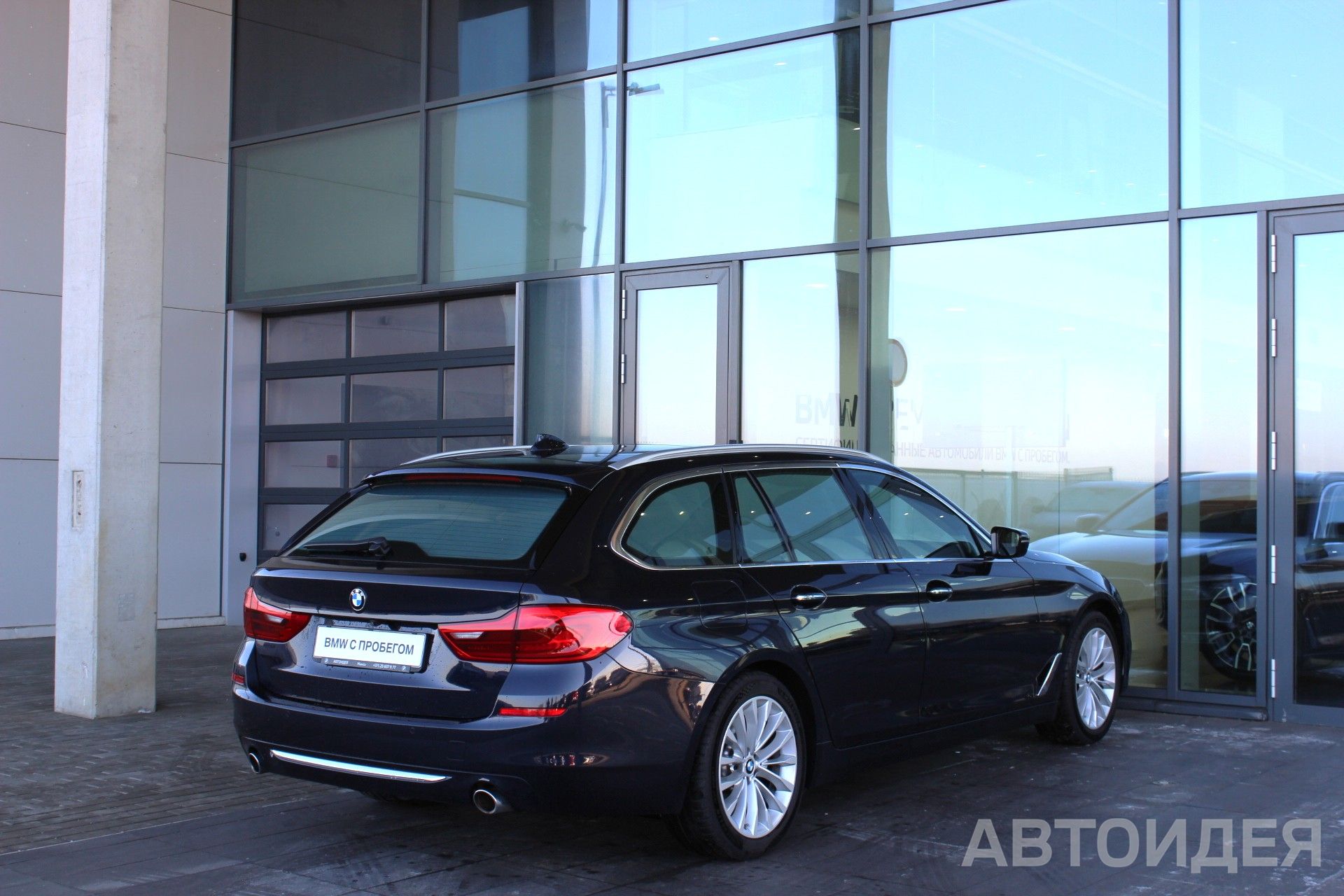BMW 530d xDrive Touring фото 3