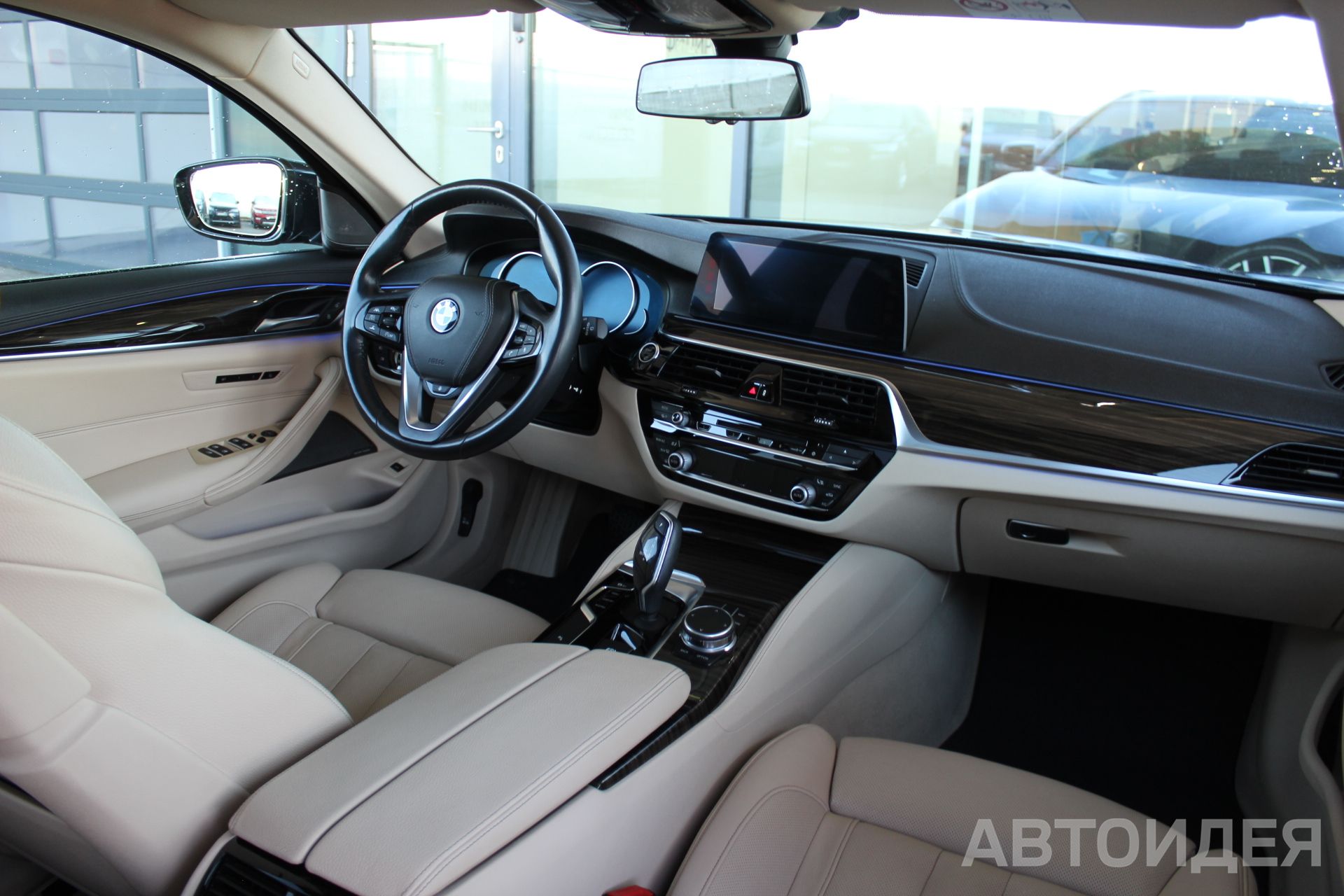 BMW 530d xDrive Touring фото 5