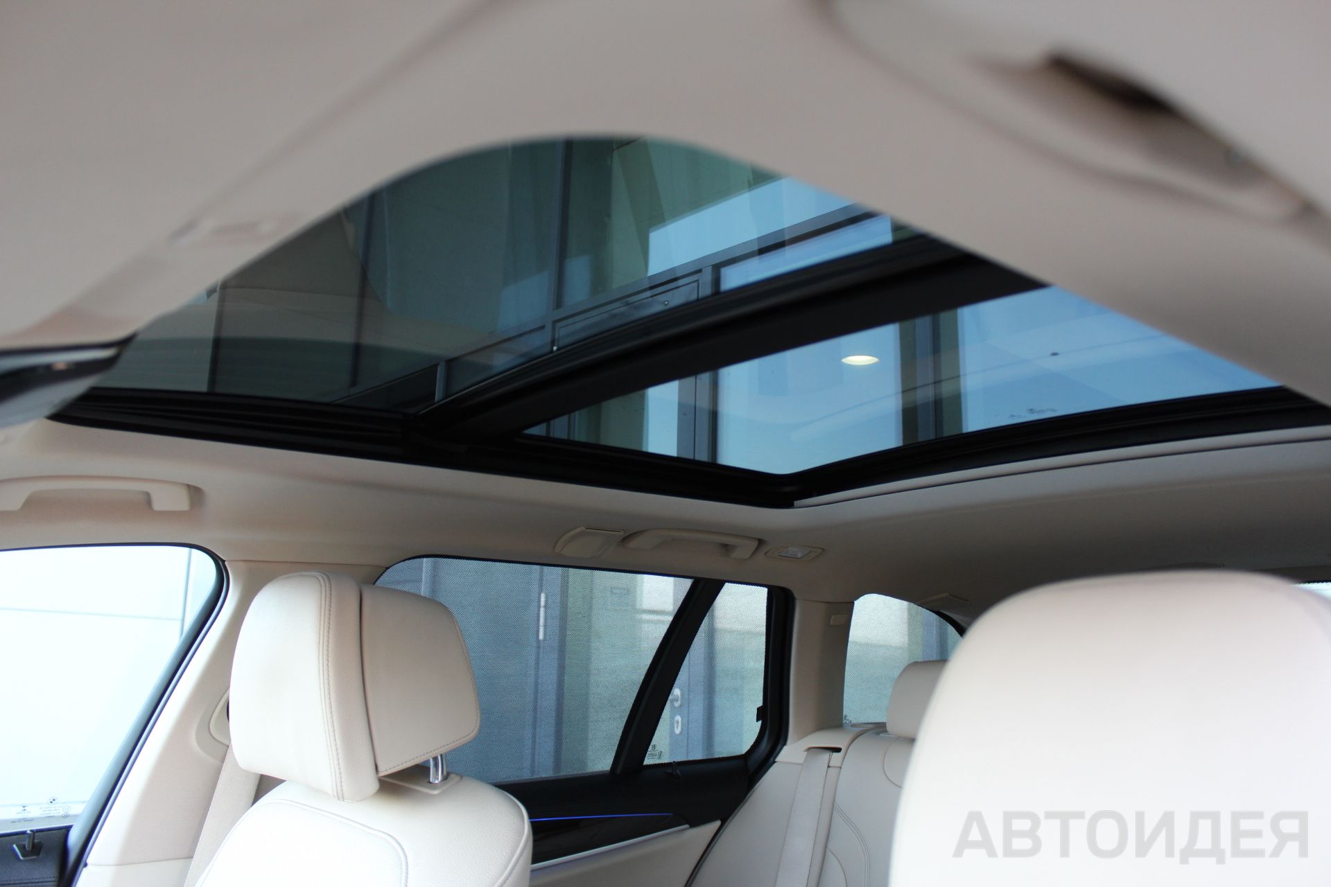 BMW 530d xDrive Touring фото 13