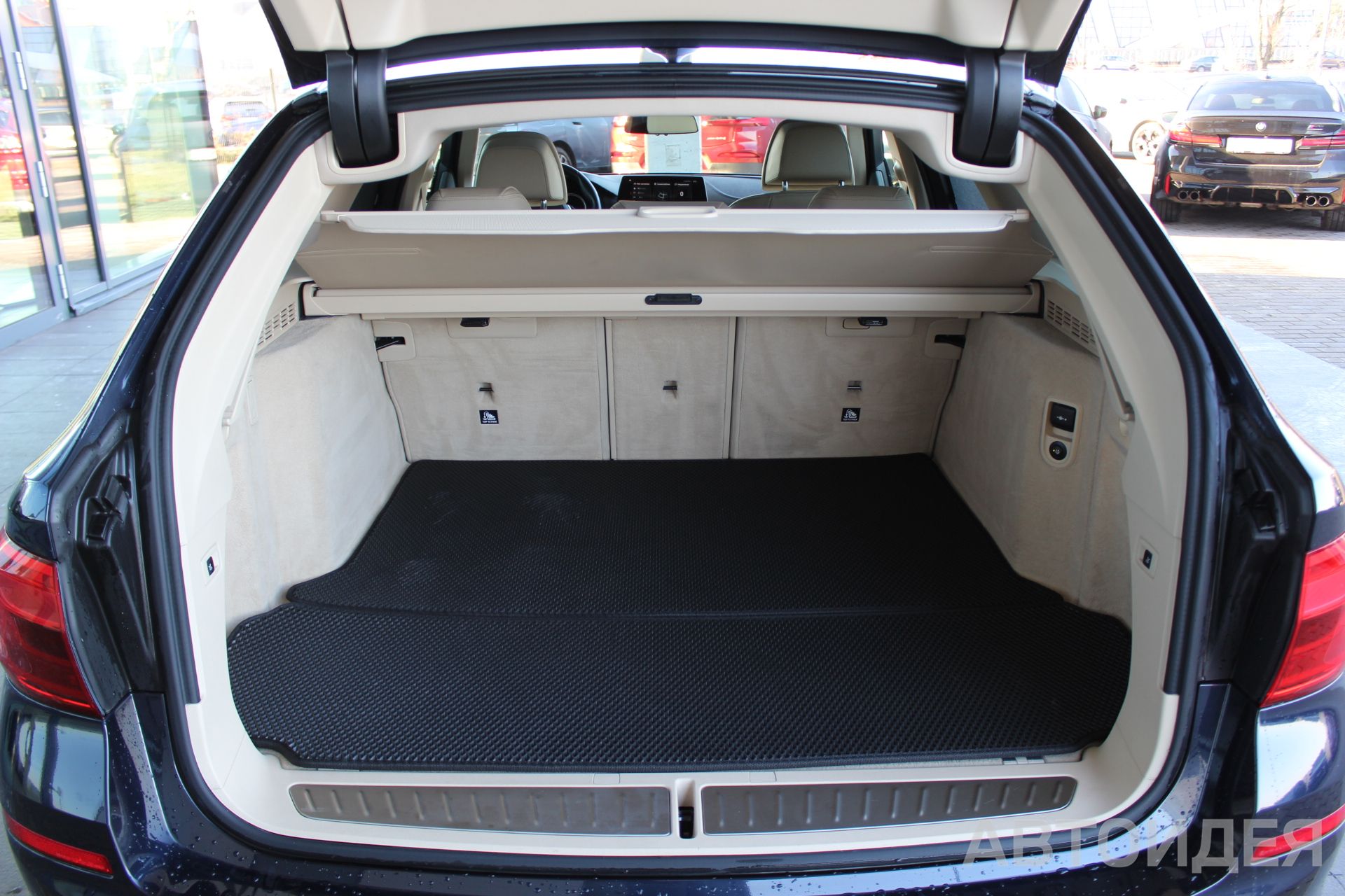 BMW 530d xDrive Touring фото 33