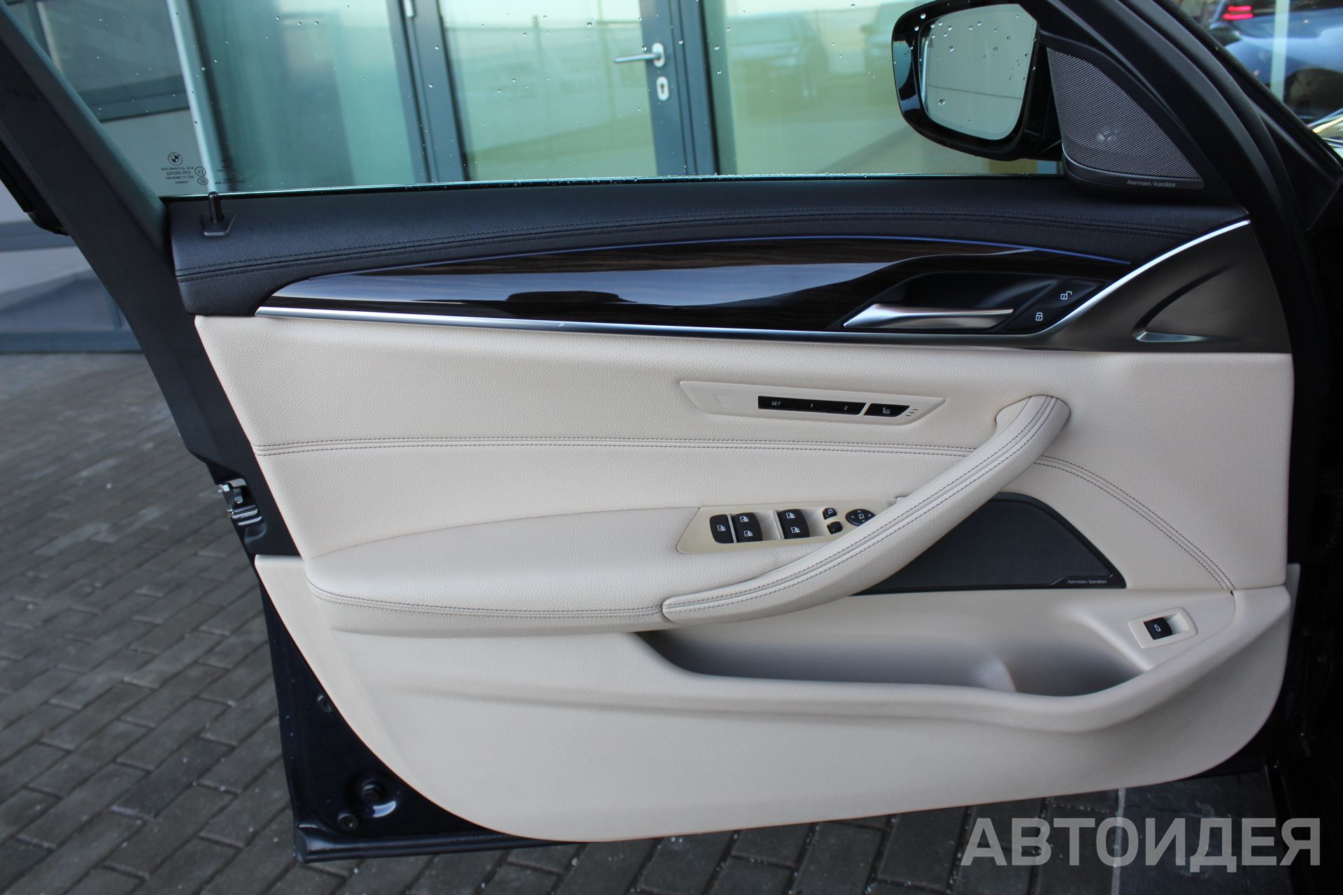 BMW 530d xDrive Touring фото 35