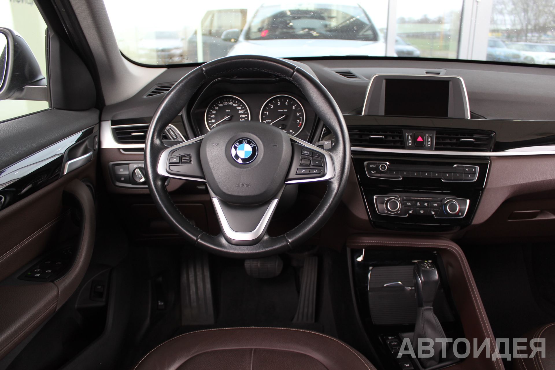 BMW X1 xDrive20i фото 7