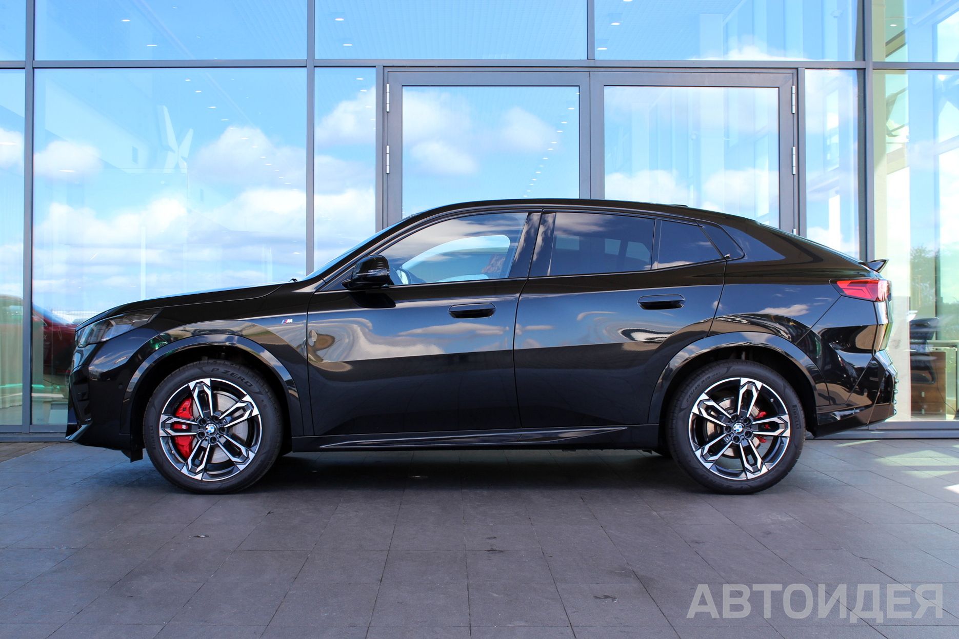 BMW X2 sDrive18i Черный Сапфир металлик фото 2