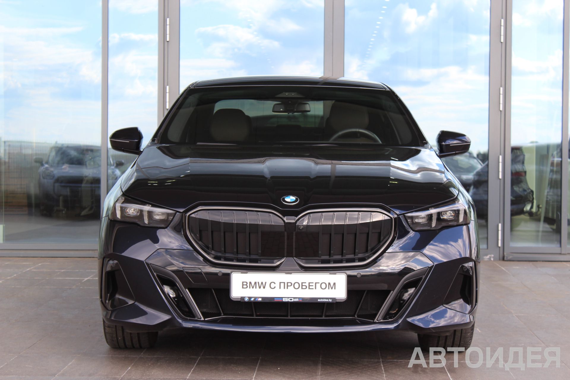 BMW 530i xDrive Sedan фото 1