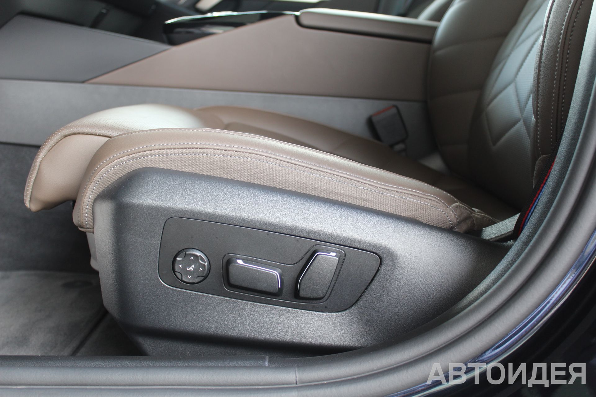 BMW 530i xDrive Sedan фото 9