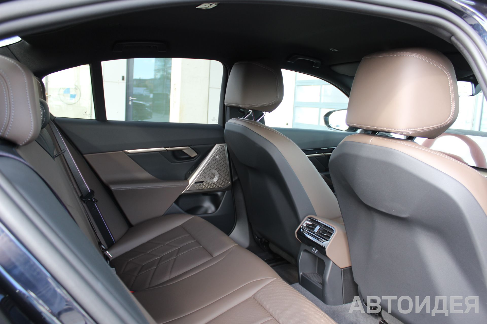 BMW 530i xDrive Sedan фото 10