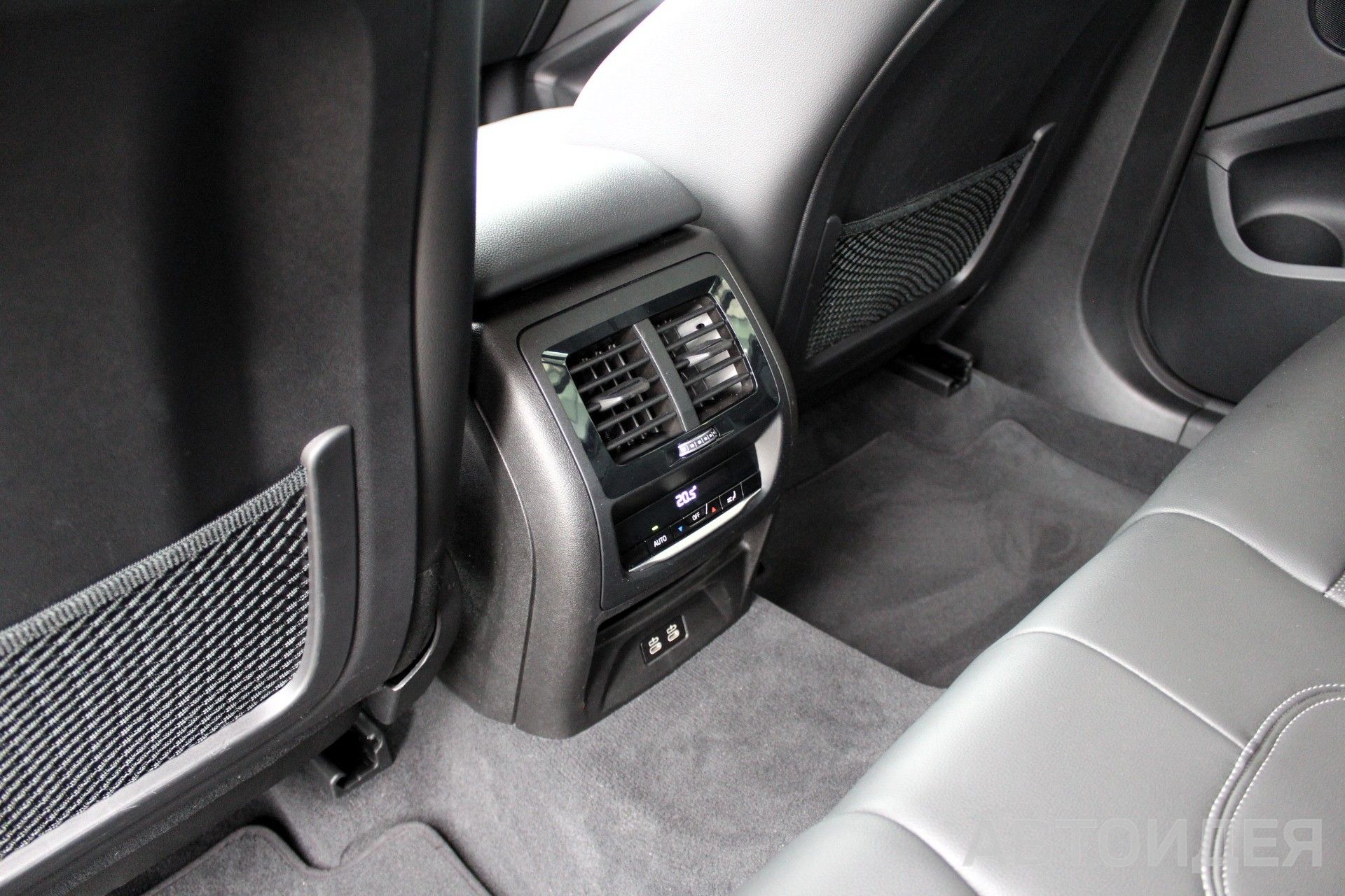 BMW X3 xDrive20d фото 19