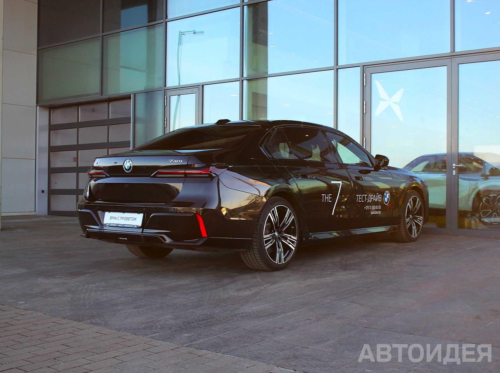 BMW 740i xDrive Sedan Черный Сапфир металлик фото 3