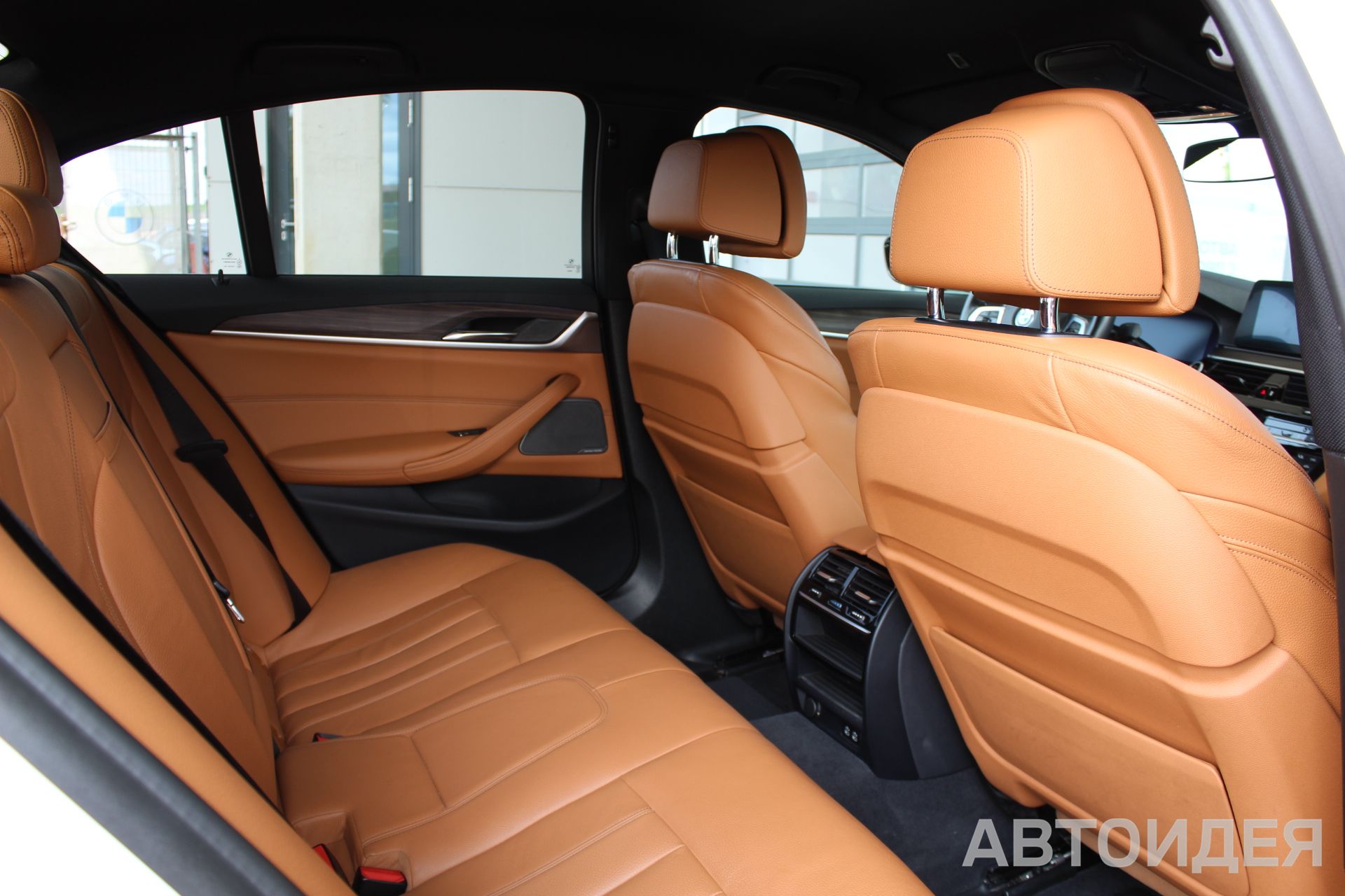 BMW 520i Sedan фото 8