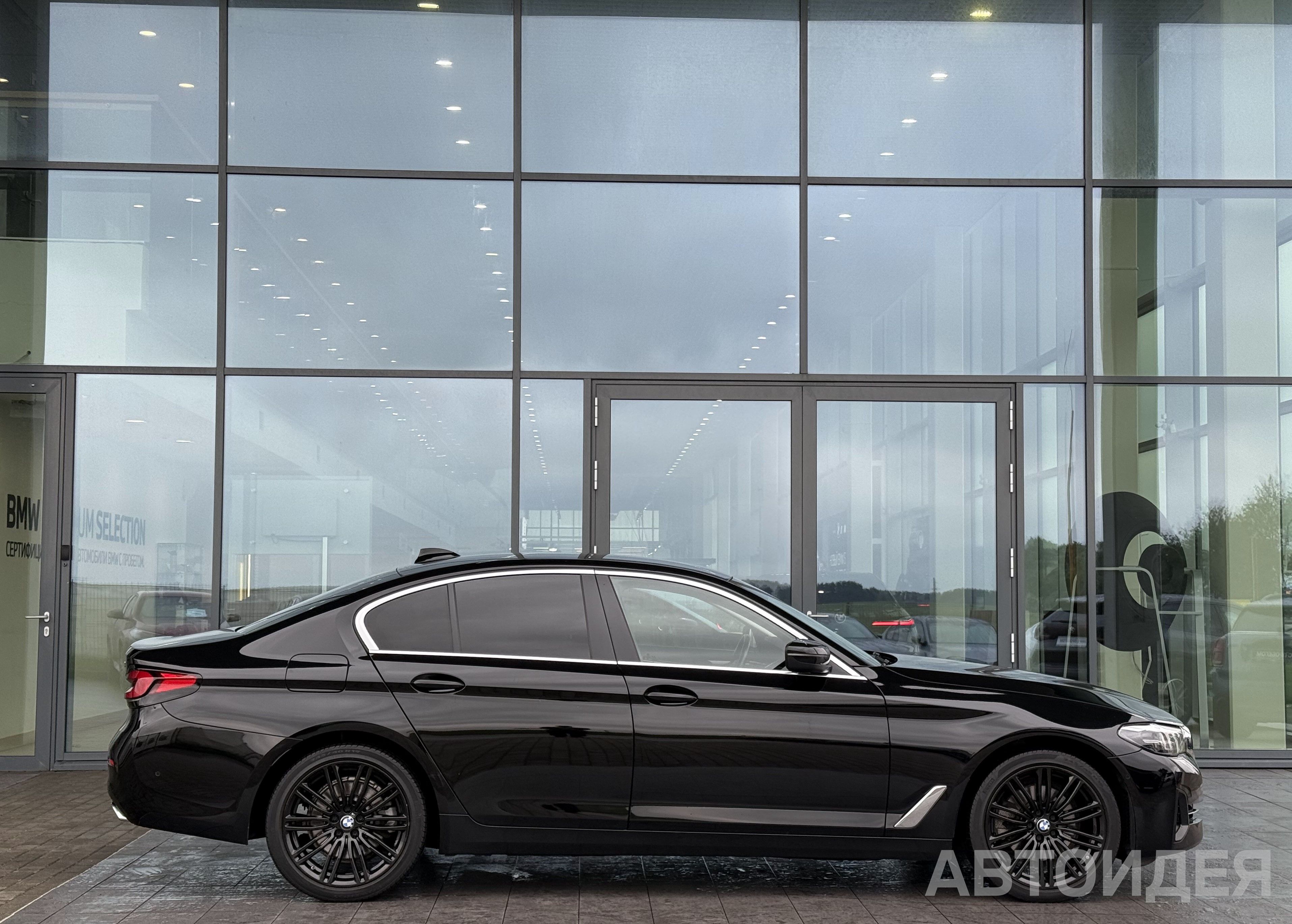 BMW 520d xDrive фото 2